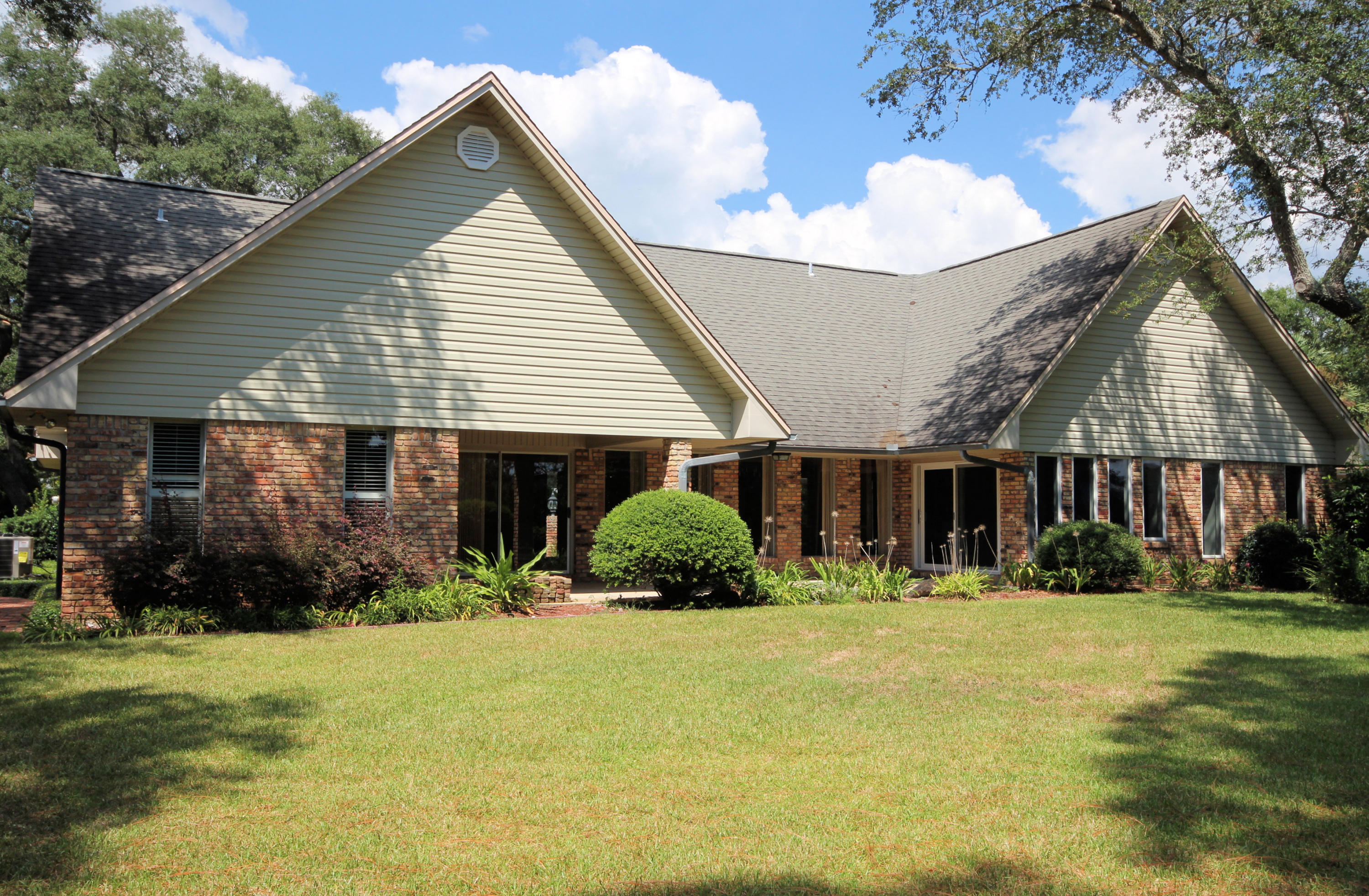 LAKE LORRAINE ESTATES - Residential