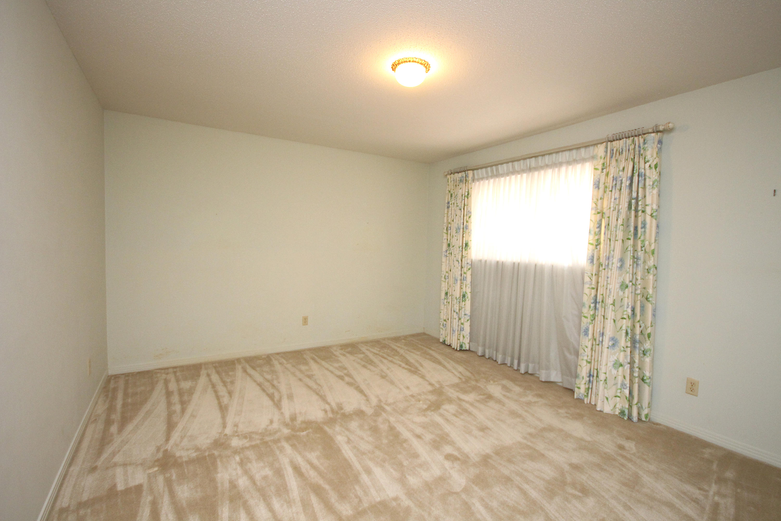 LAKE LORRAINE ESTATES - Residential