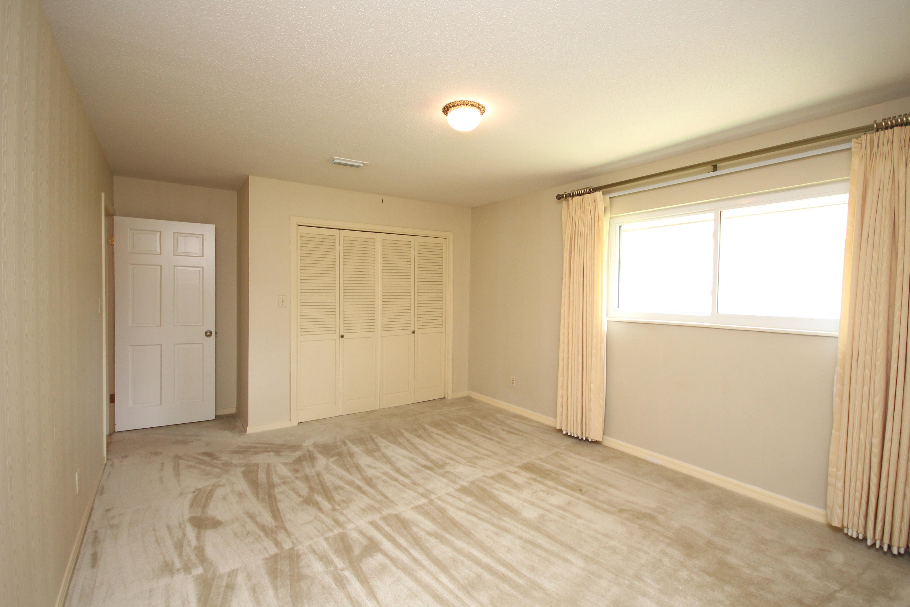 LAKE LORRAINE ESTATES - Residential