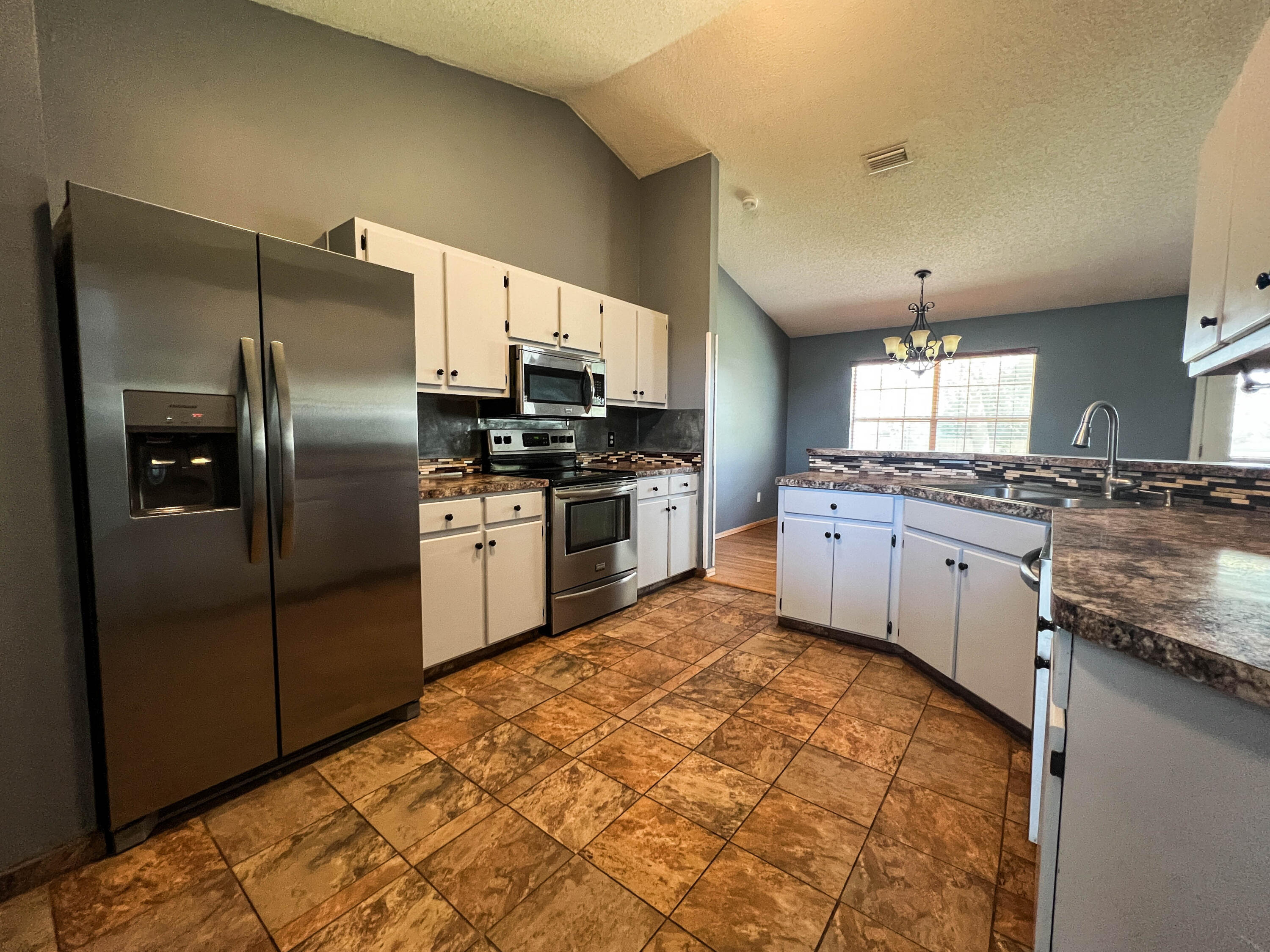 CHEROKEE BEND PH 2 - Residential Lease