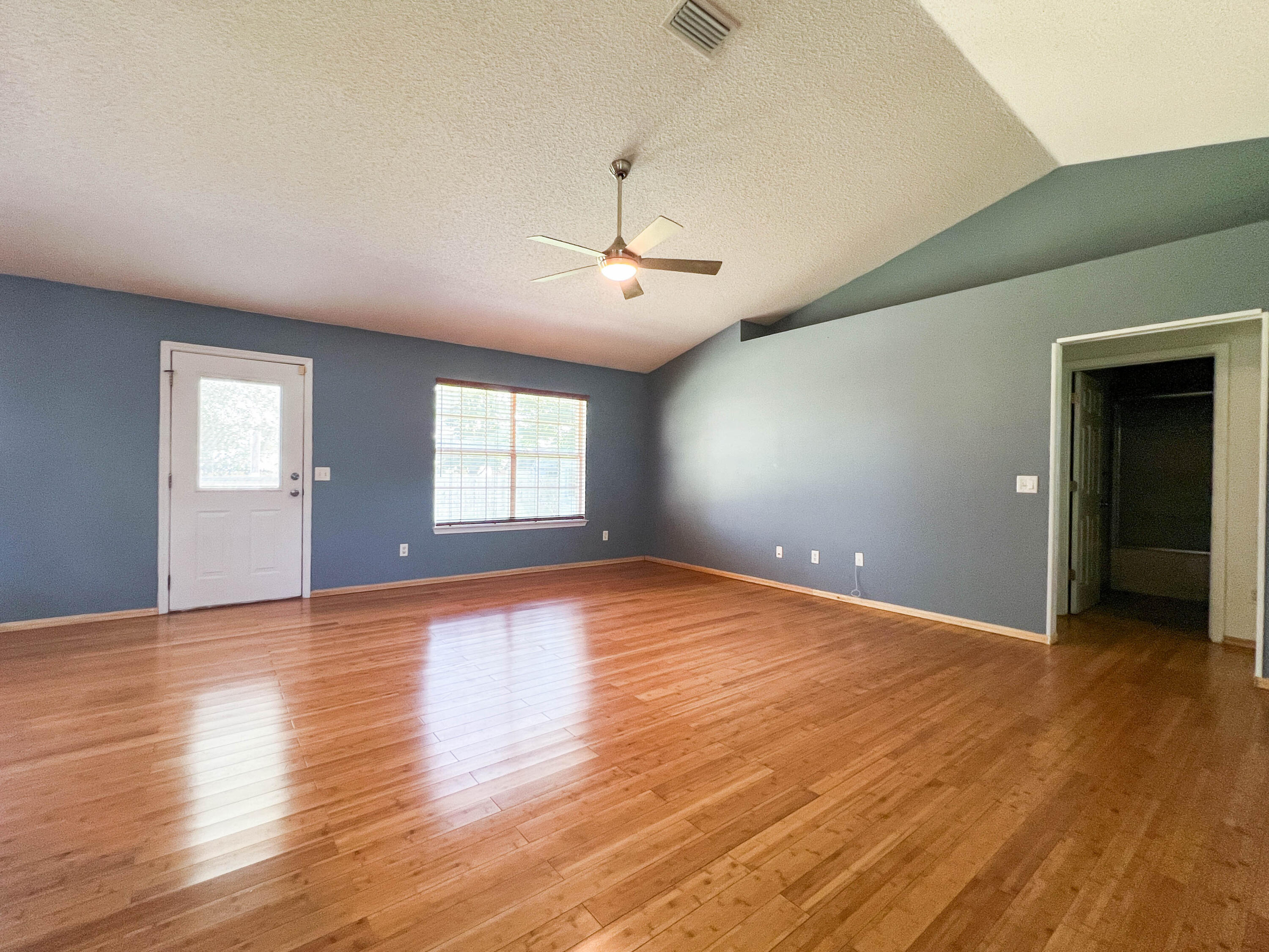 CHEROKEE BEND PH 2 - Residential Lease