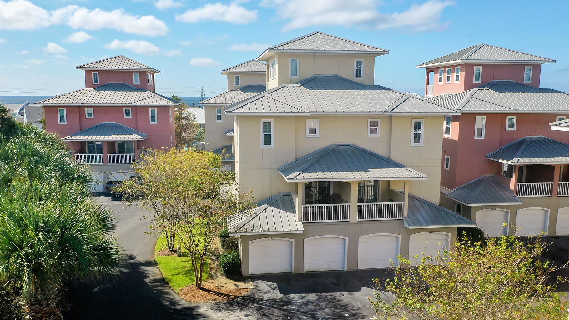 CASA DEL MAR - Residential