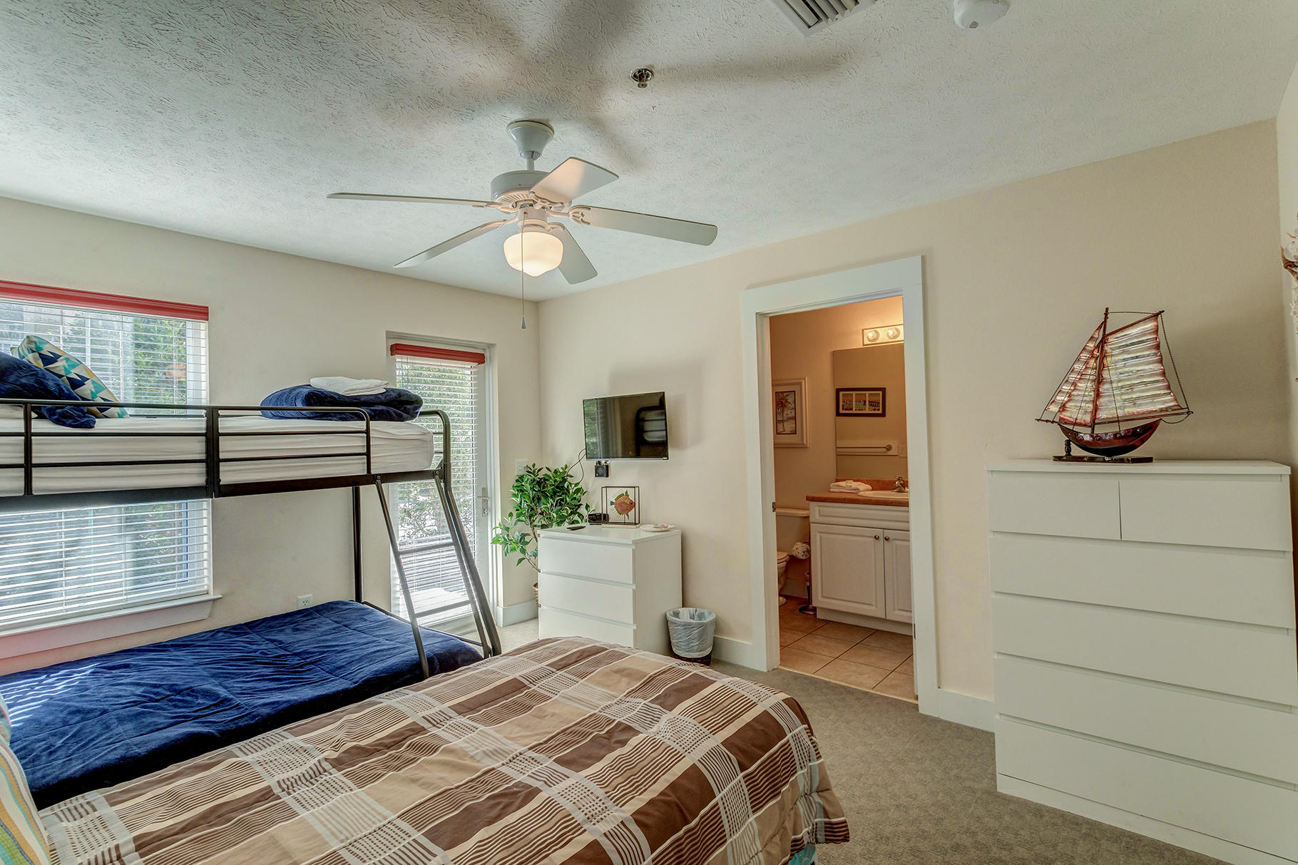 CASA DEL MAR - Residential