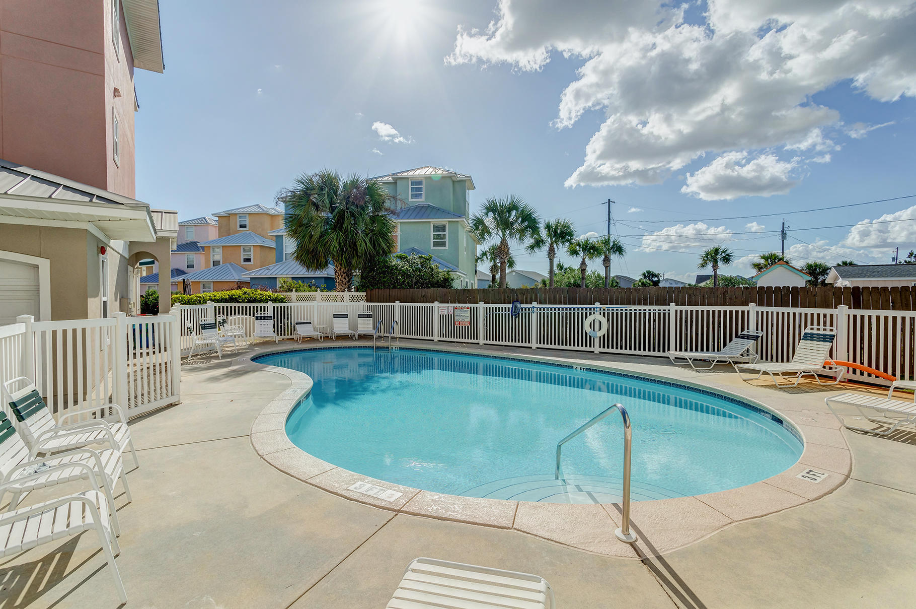 CASA DEL MAR - Residential