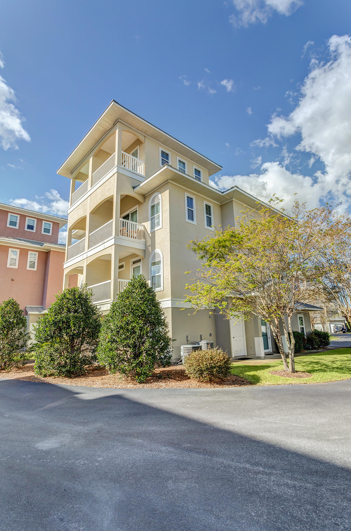 CASA DEL MAR - Residential