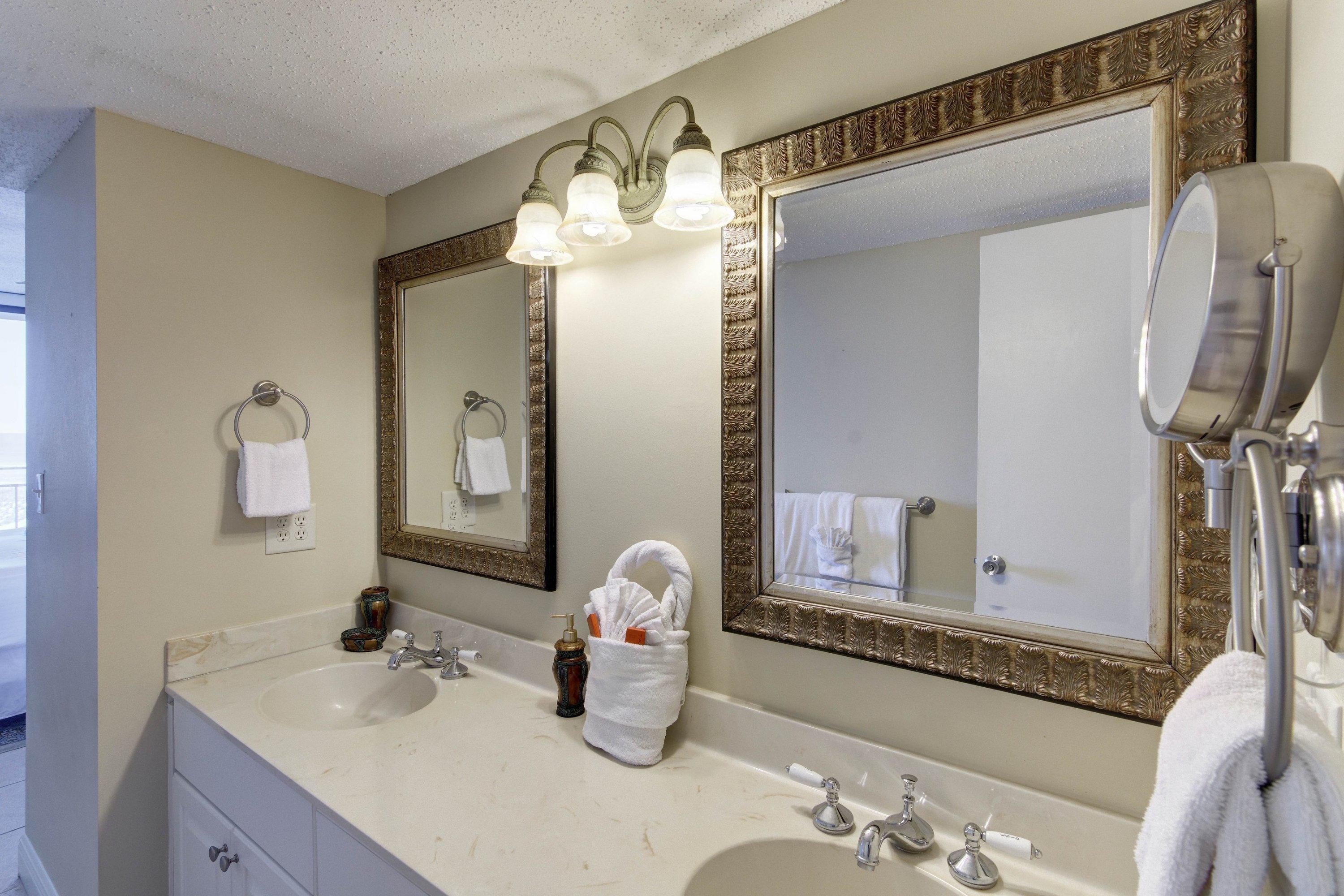 NAUTILUS CONDO - Residential
