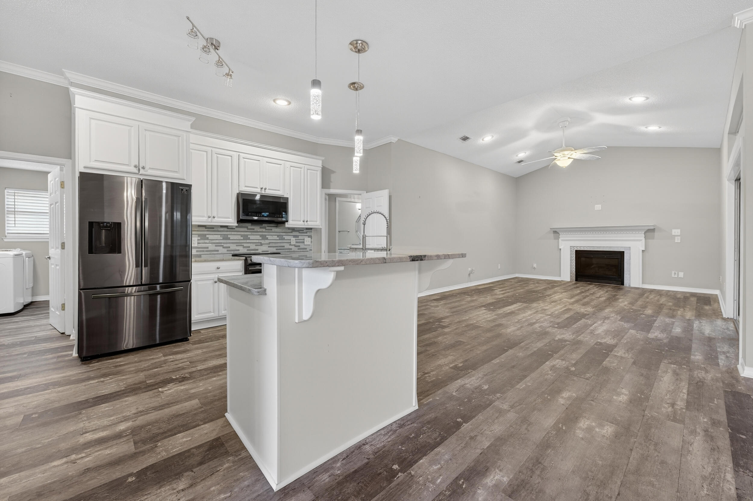 EMERALD BAY PH 1-B - Residential