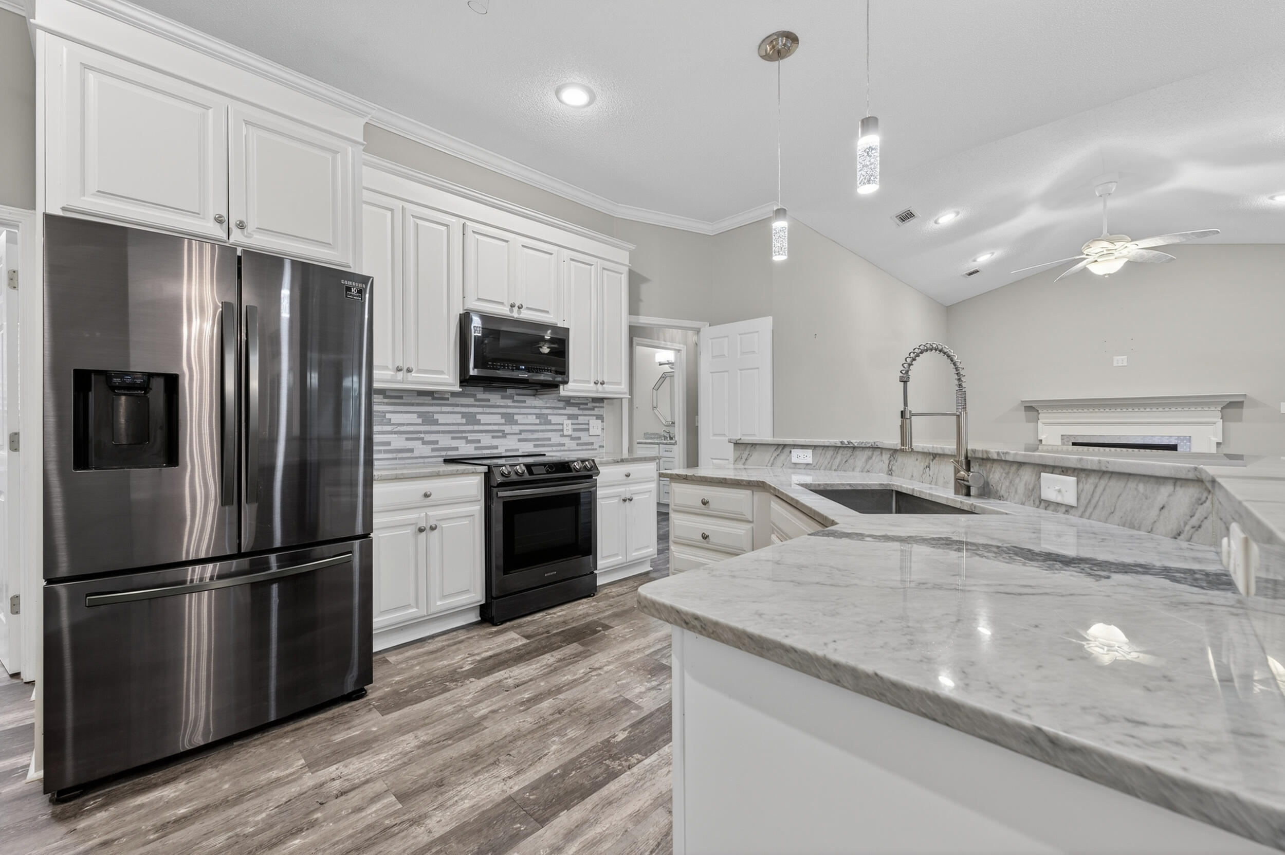 EMERALD BAY PH 1-B - Residential