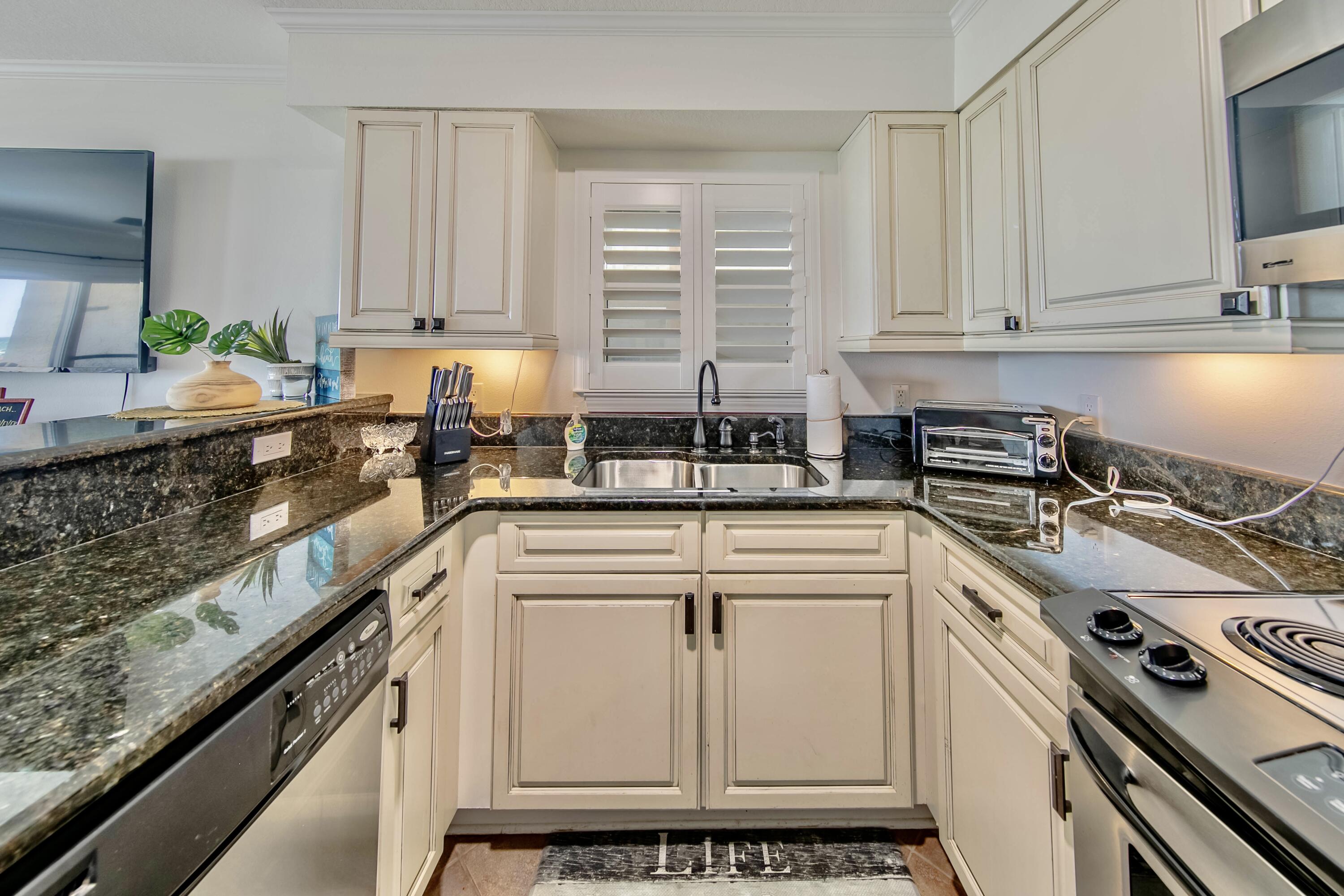 EASTERN SHORES CONDO PH I - Residential