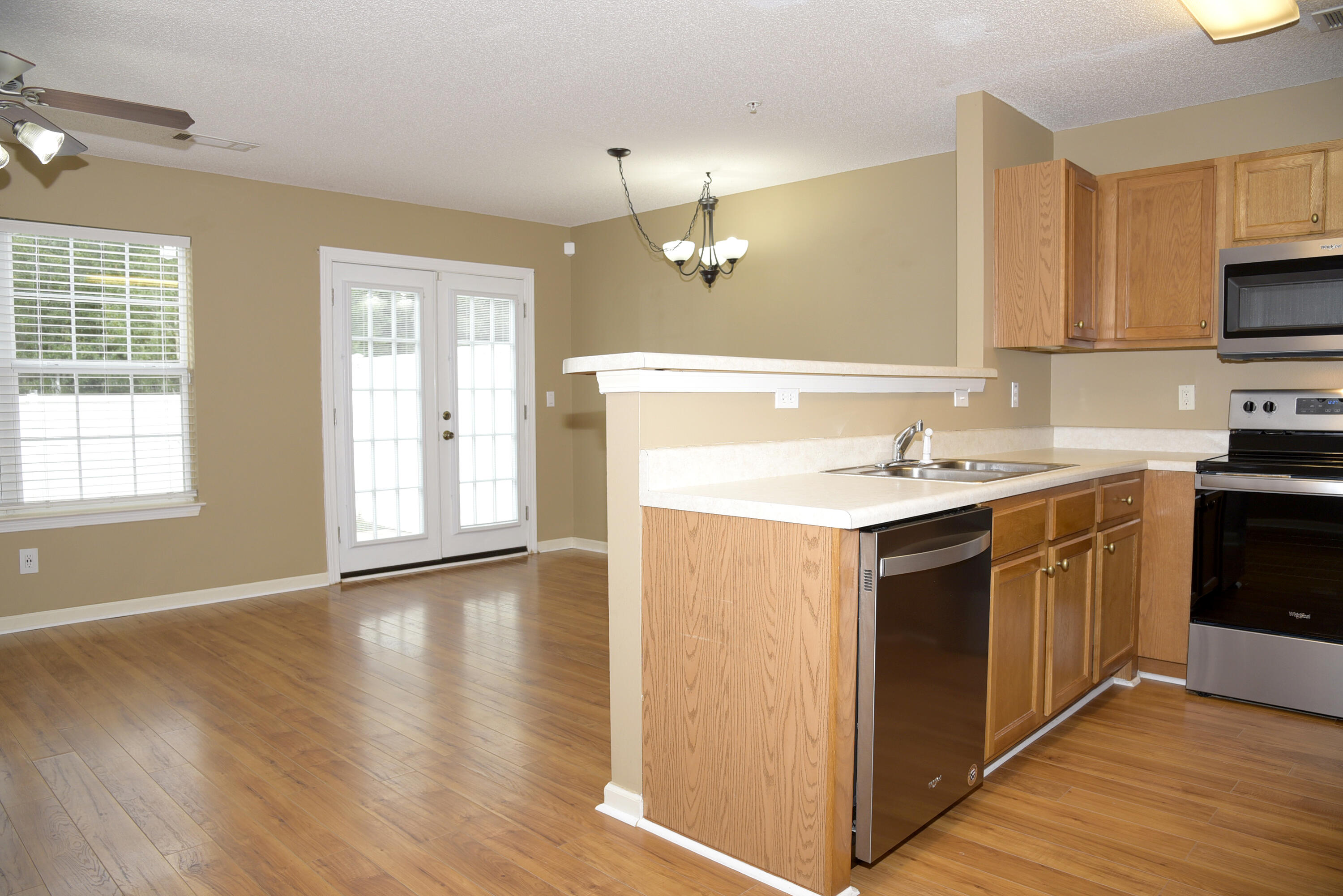 ROLLING PINES - Residential Lease