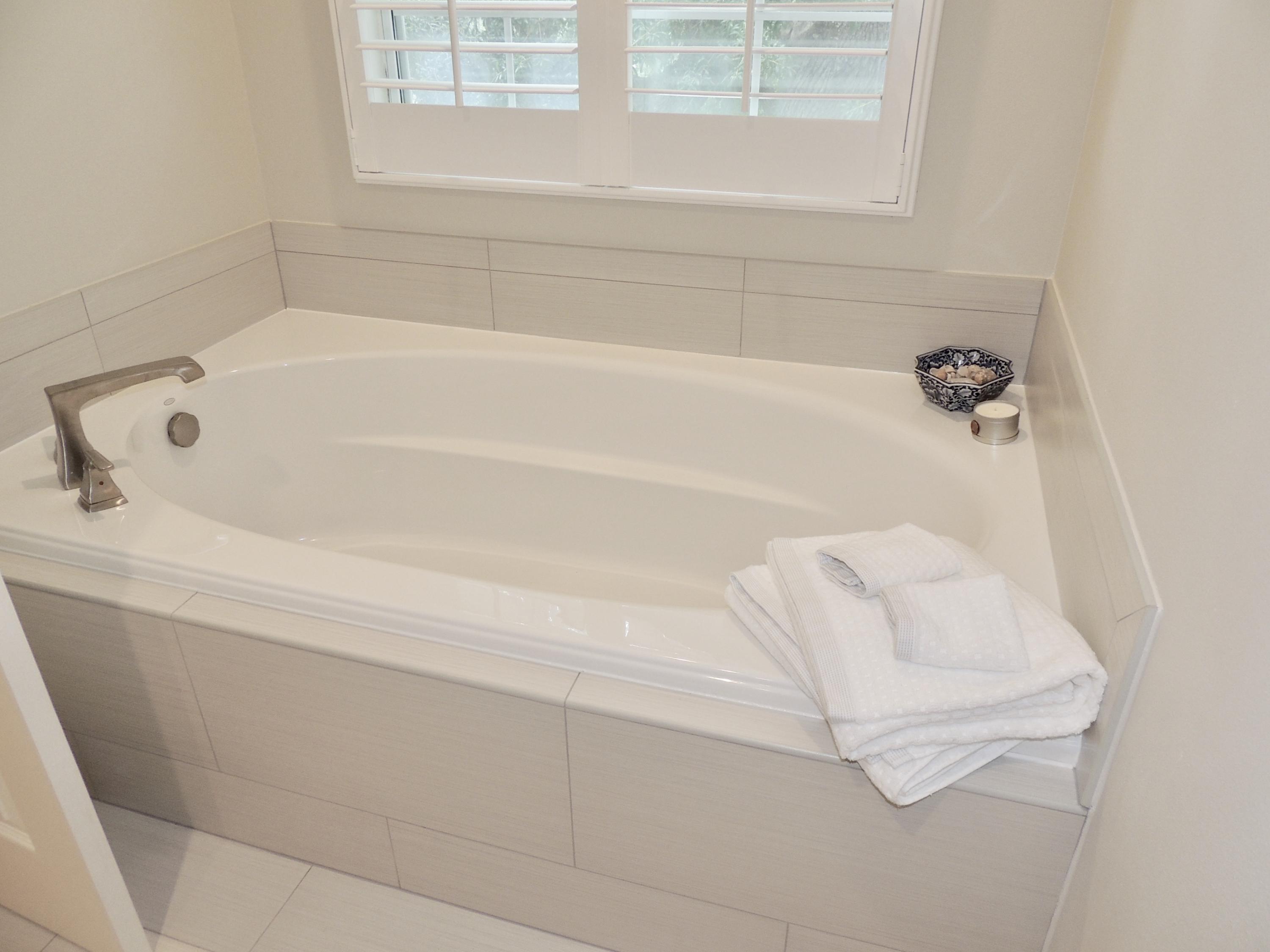 VILLAGE OF BOLTON AT BLUEWATER BAY - Residential