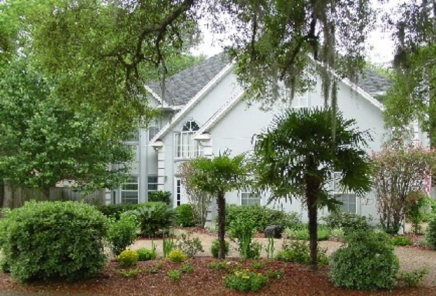Custom Built Home in Poquito Bayou - Large Yard Close to Park and Water. New carpet through out home. Built in vacuum system ''as-is''. No smoking and No pets.