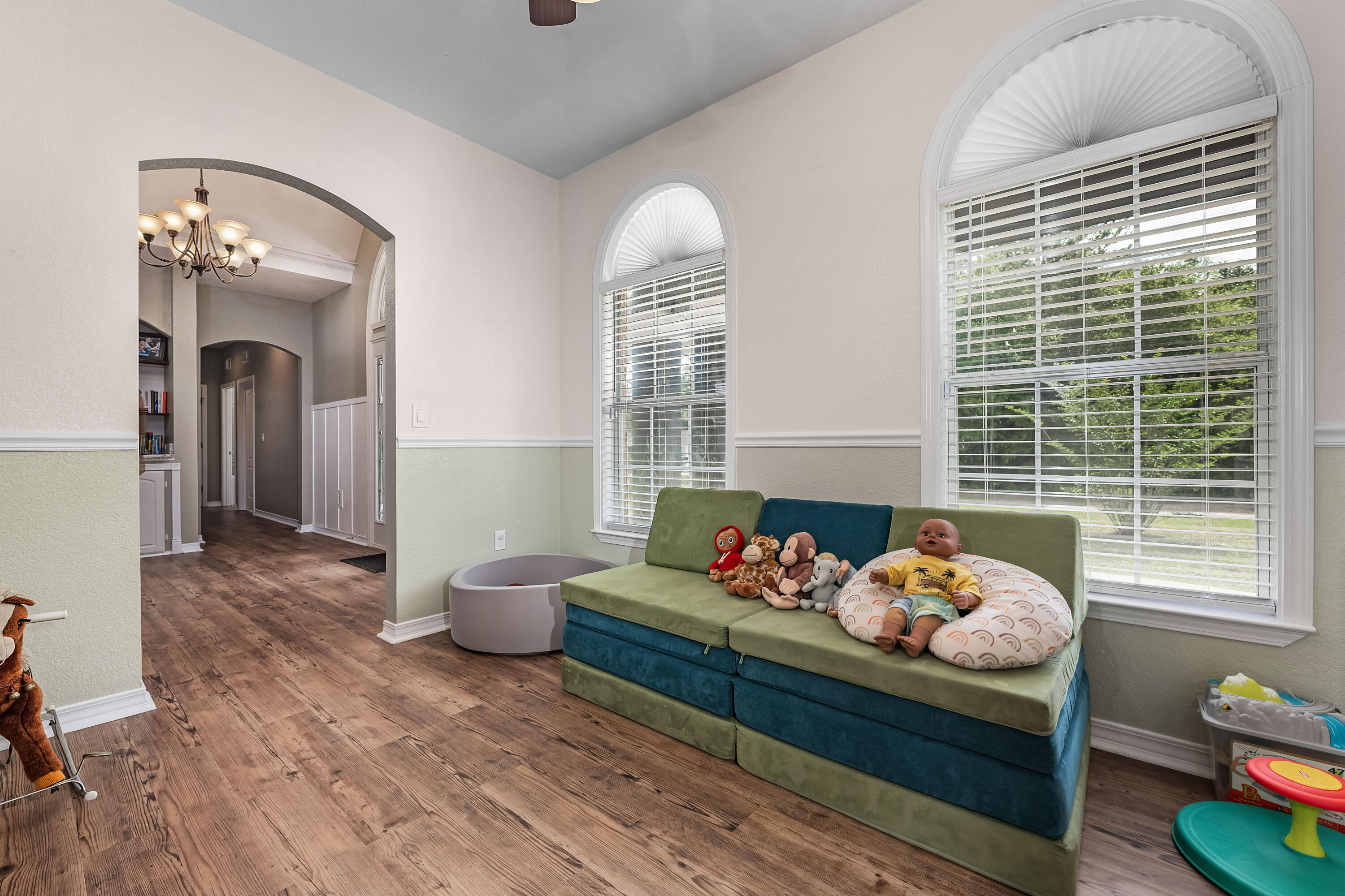 CRESTVIEW SUBURB - Residential