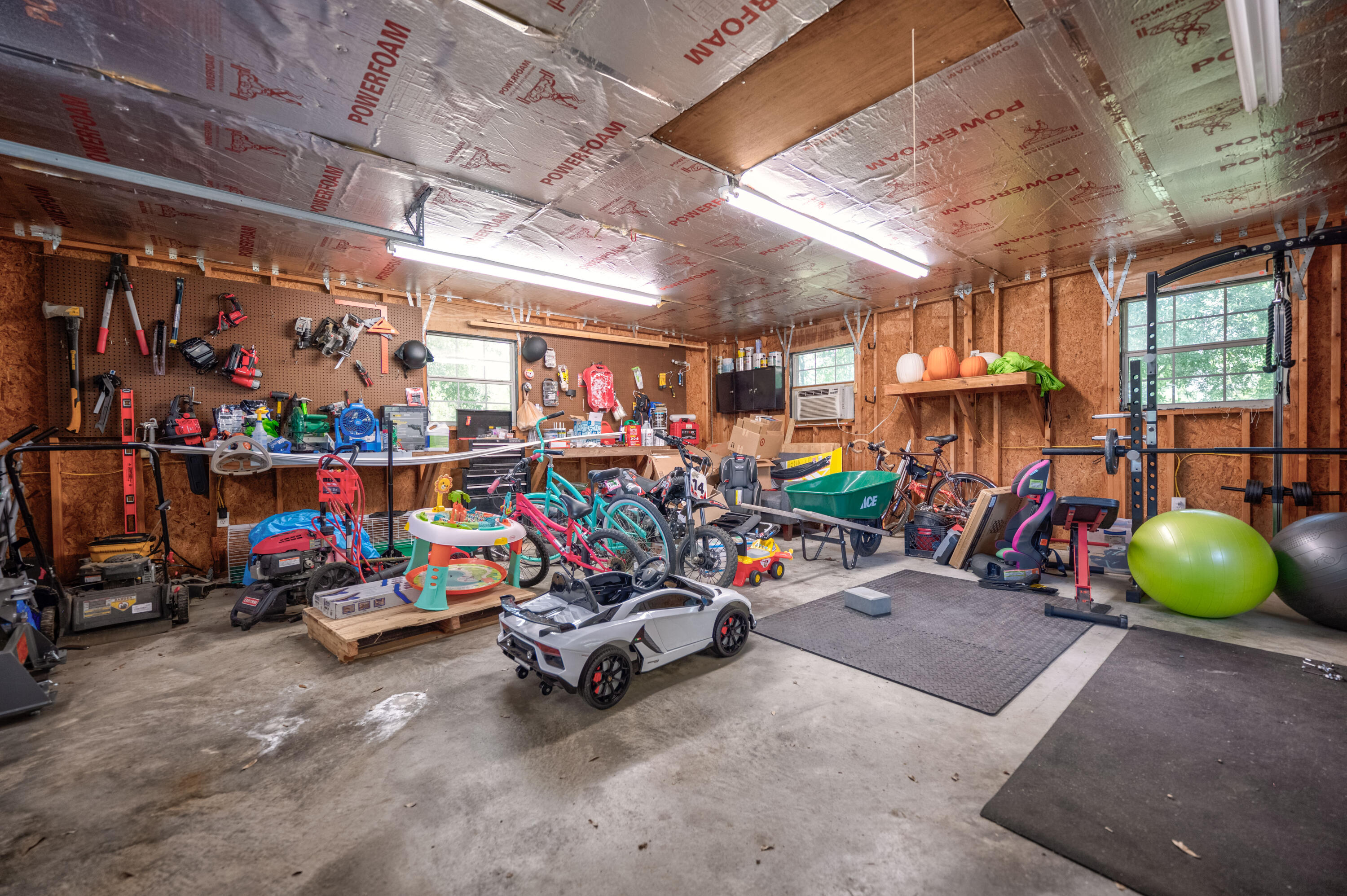 CRESTVIEW SUBURB - Residential