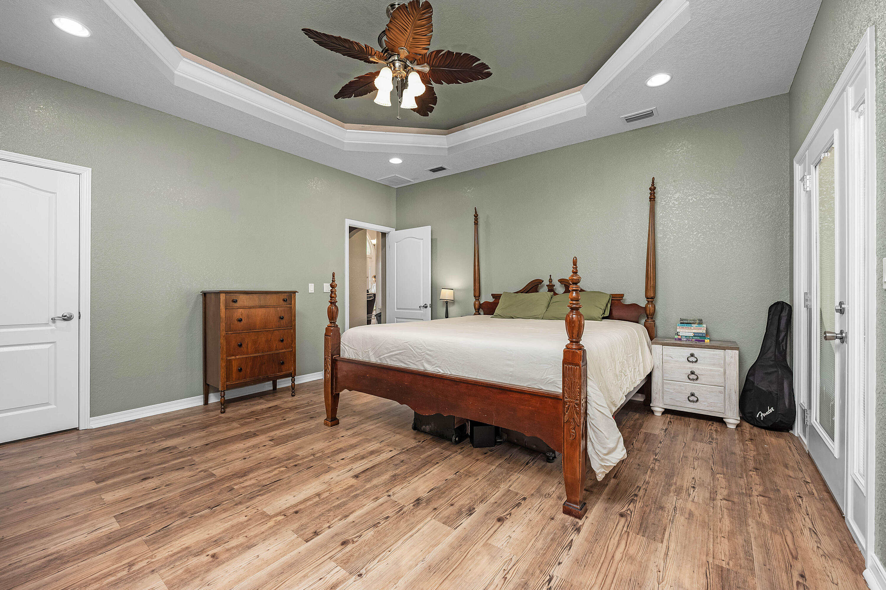 CRESTVIEW SUBURB - Residential