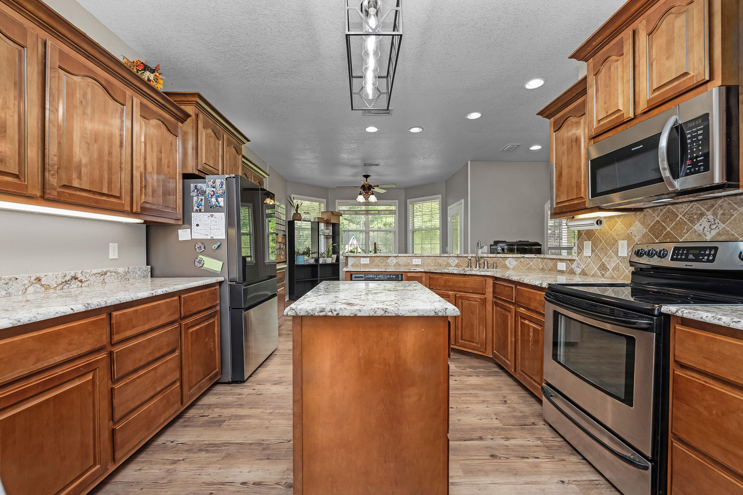 CRESTVIEW SUBURB - Residential