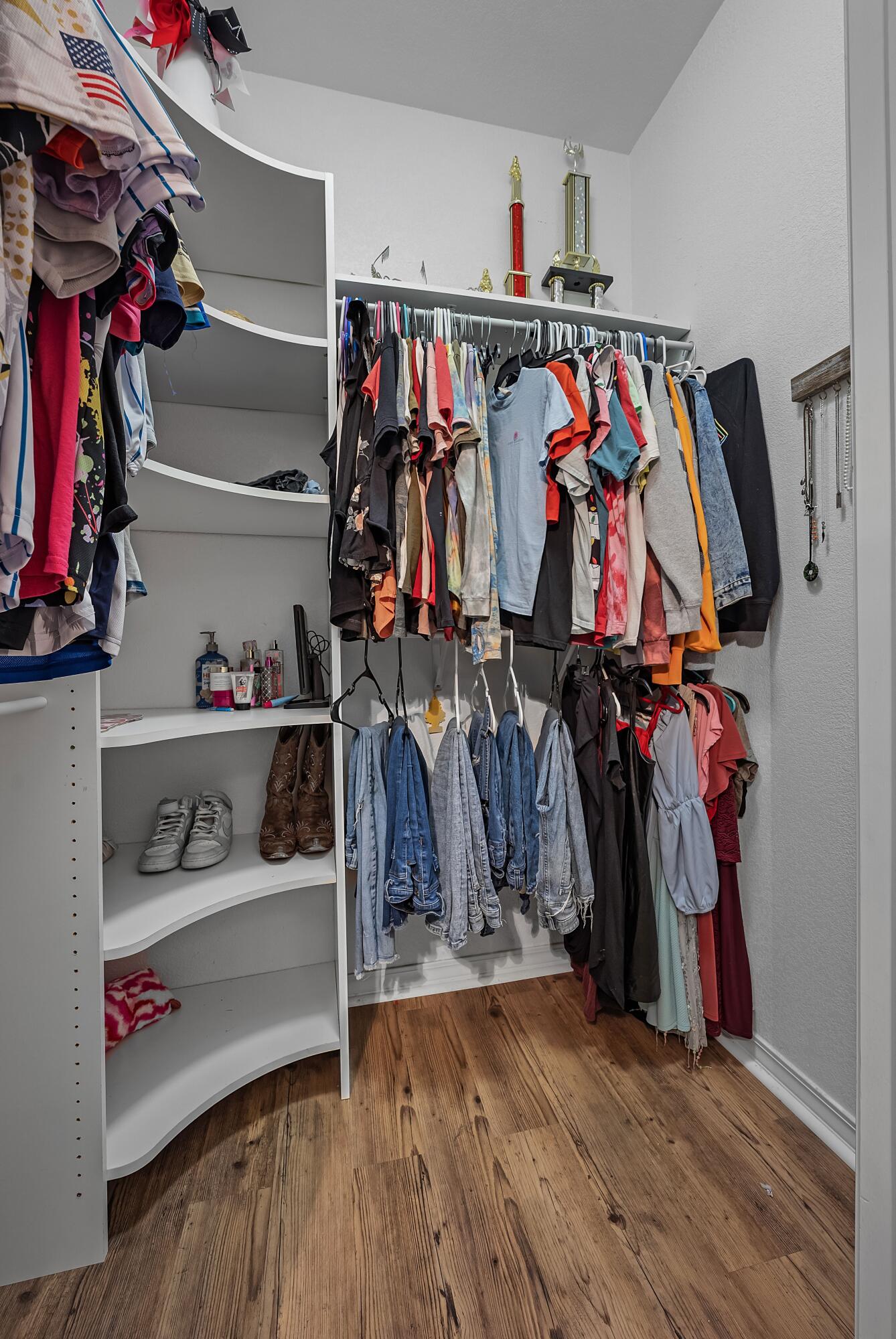 CRESTVIEW SUBURB - Residential