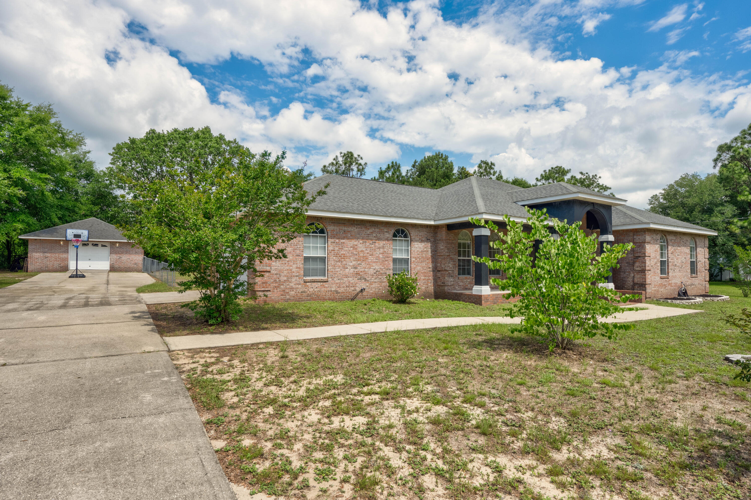 CRESTVIEW SUBURB - Residential