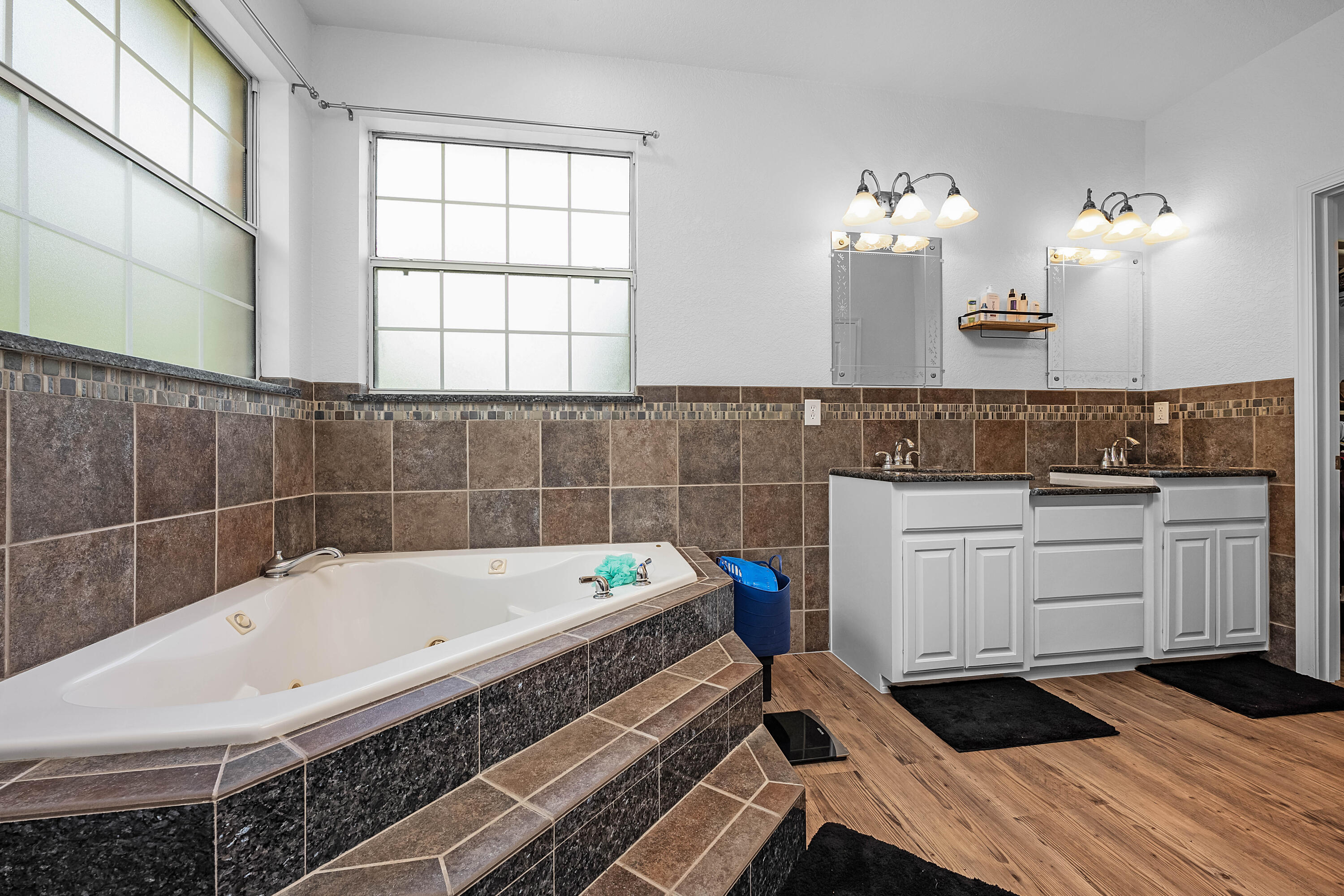 CRESTVIEW SUBURB - Residential