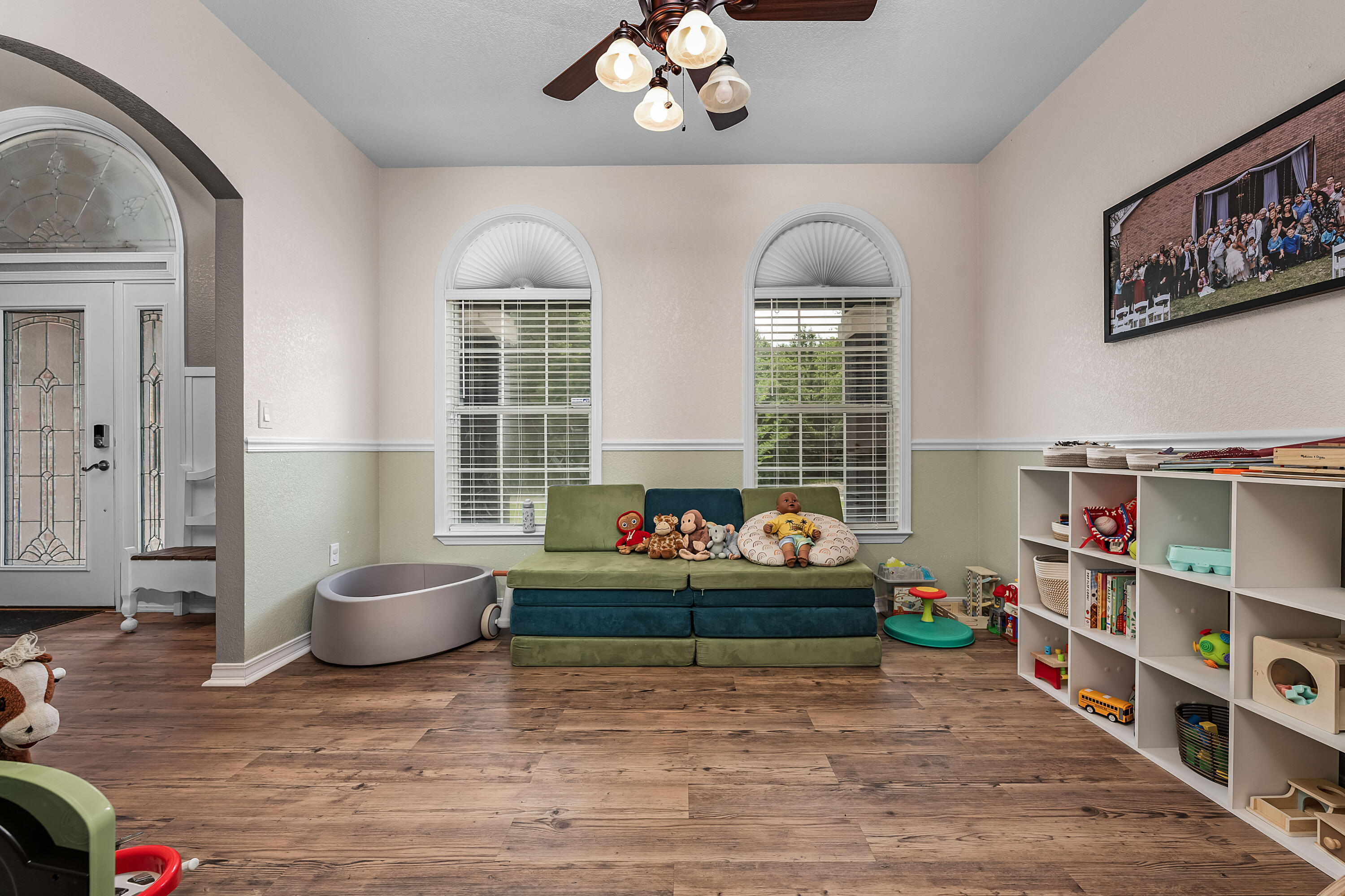 CRESTVIEW SUBURB - Residential