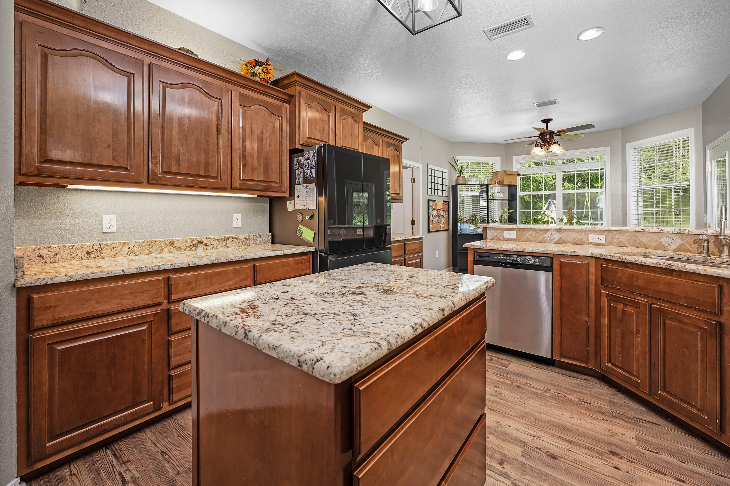 CRESTVIEW SUBURB - Residential