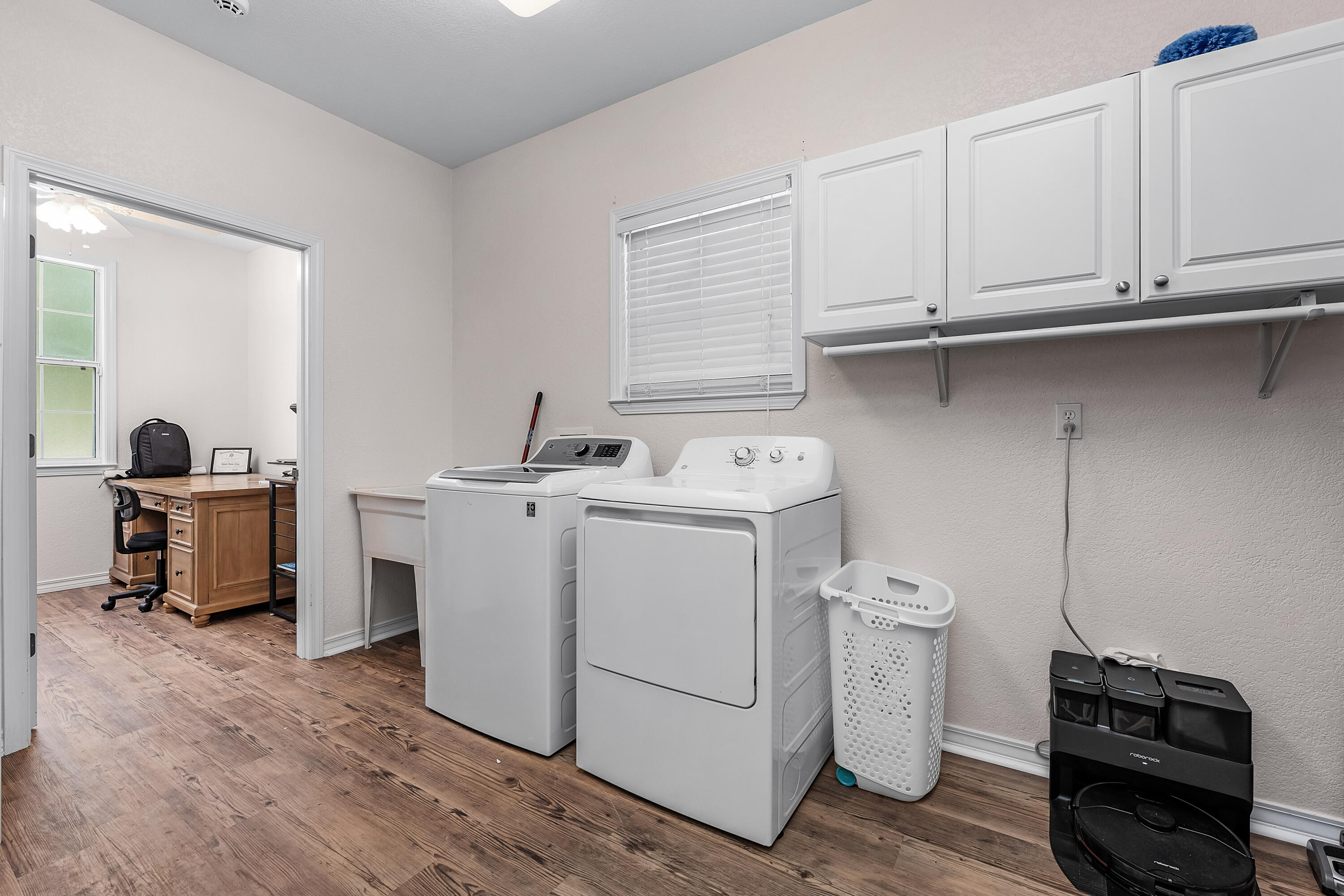 CRESTVIEW SUBURB - Residential