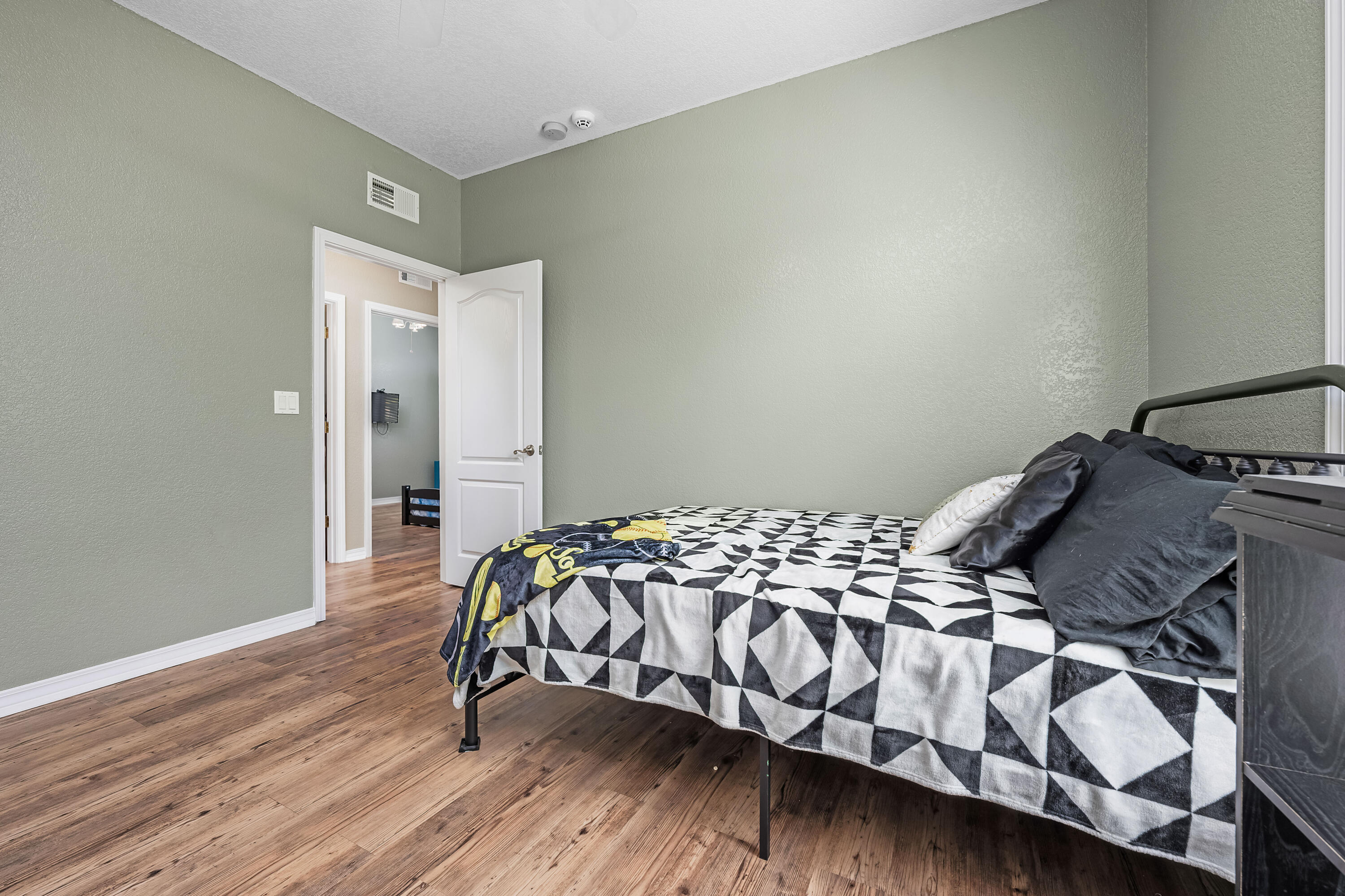 CRESTVIEW SUBURB - Residential