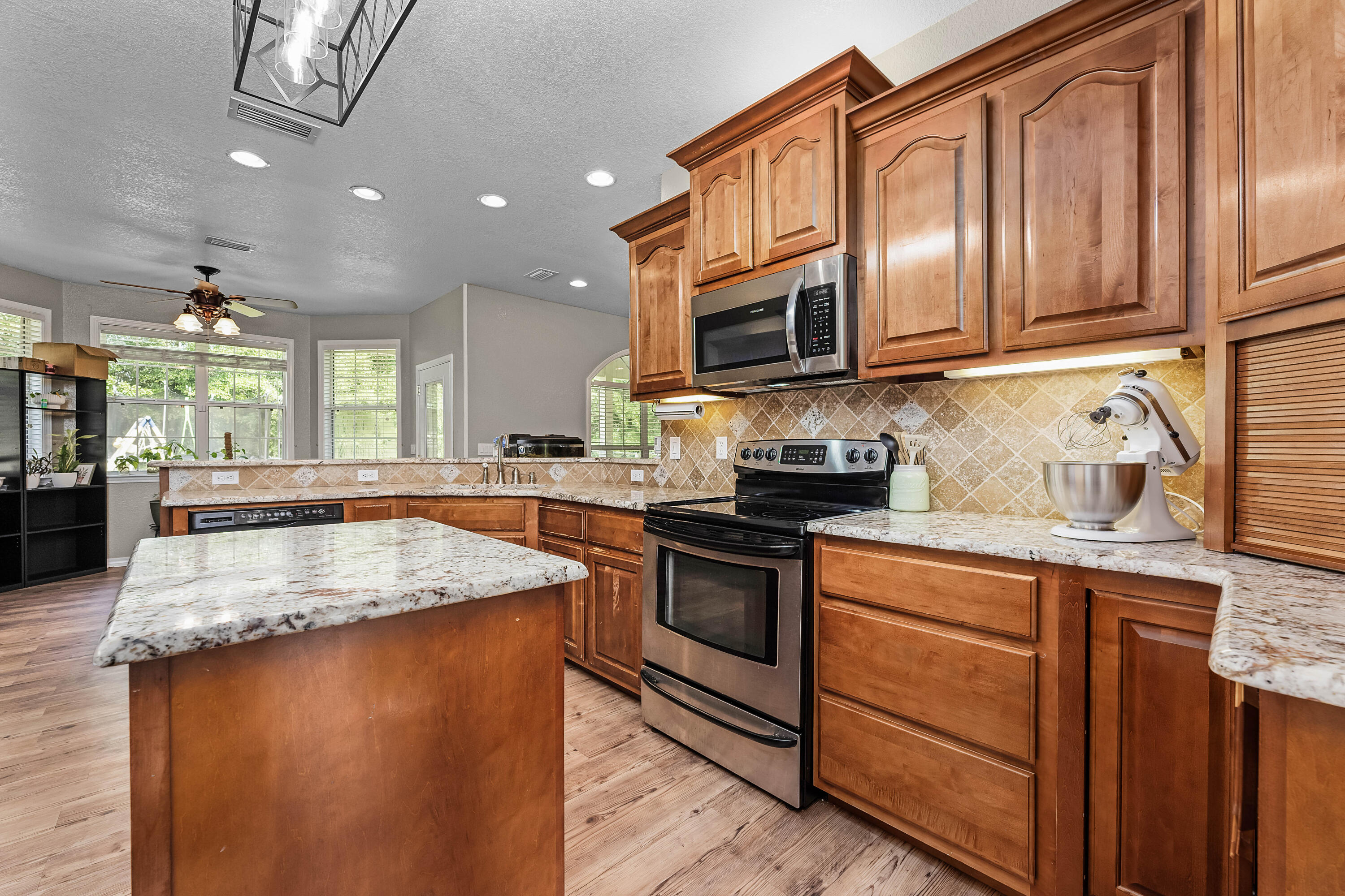 CRESTVIEW SUBURB - Residential