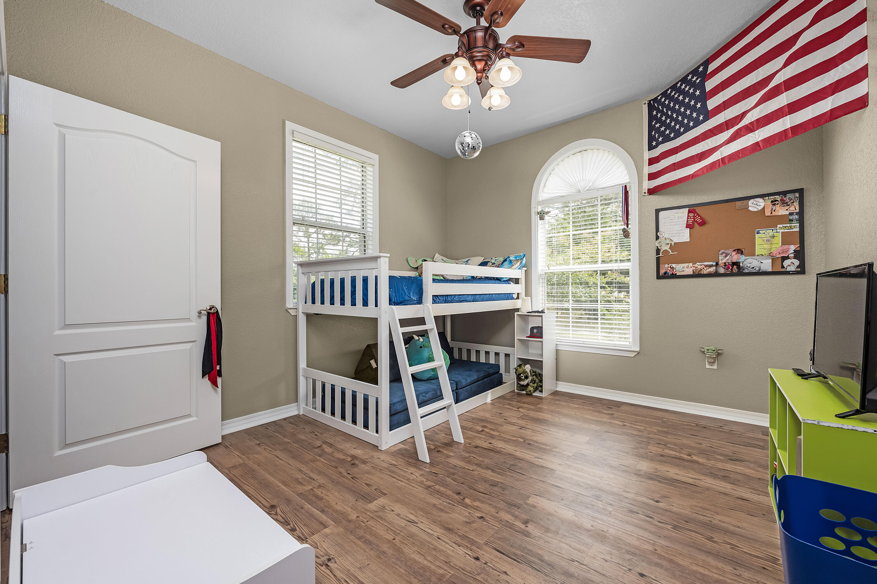 CRESTVIEW SUBURB - Residential