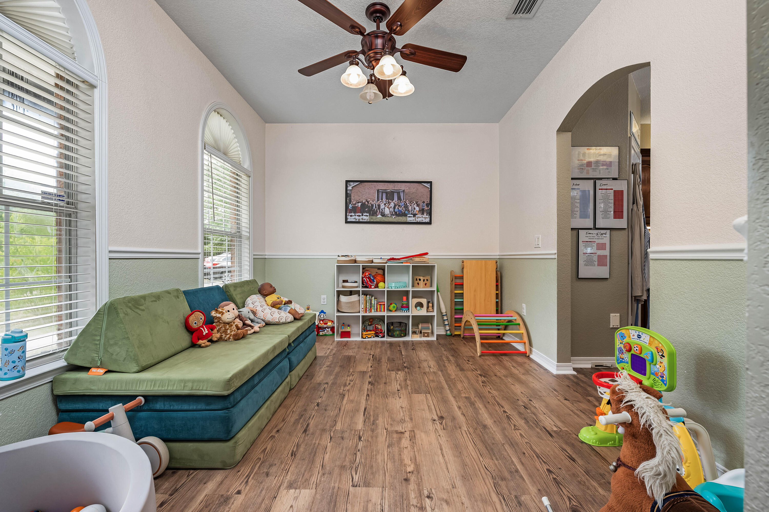 CRESTVIEW SUBURB - Residential