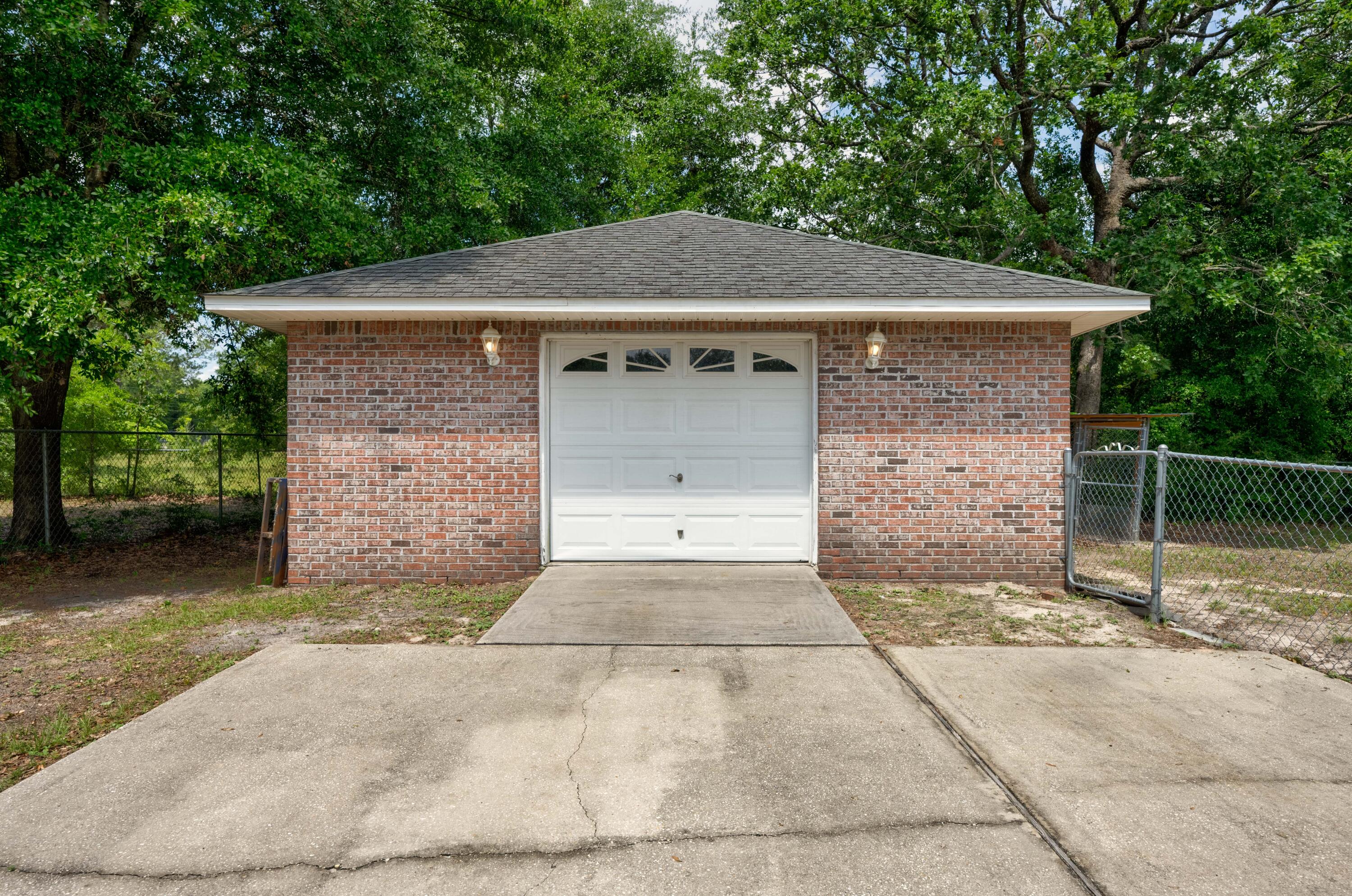 CRESTVIEW SUBURB - Residential