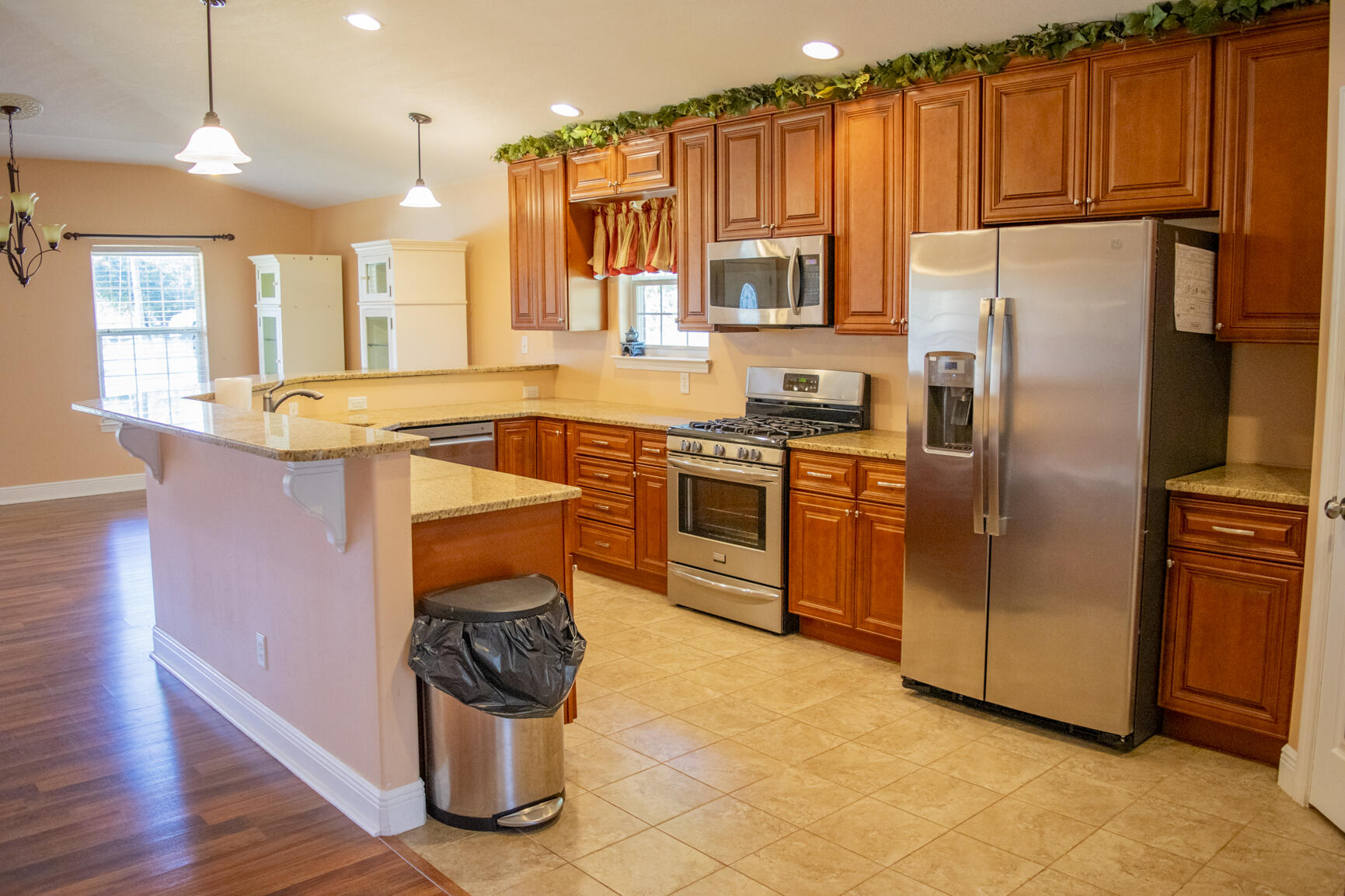 WOODLAND SHORES - Residential