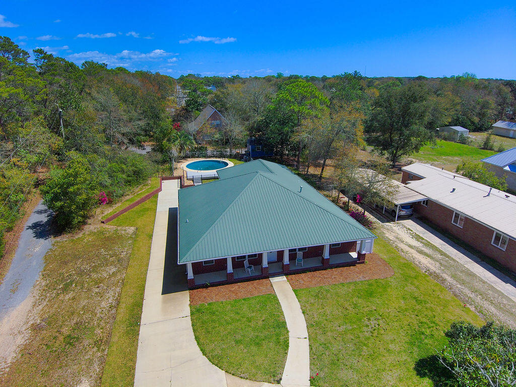WOODLAND SHORES - Residential