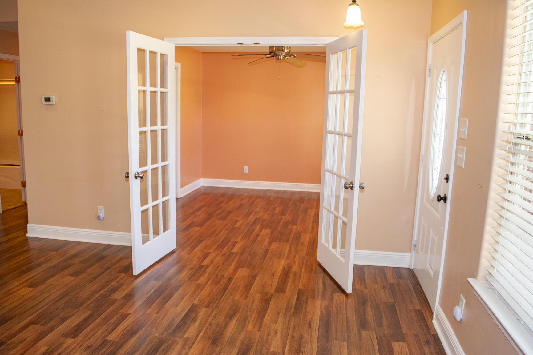 WOODLAND SHORES - Residential