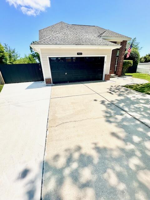 ROANOKE VILLAGE 1ST ADDITION - Residential Lease