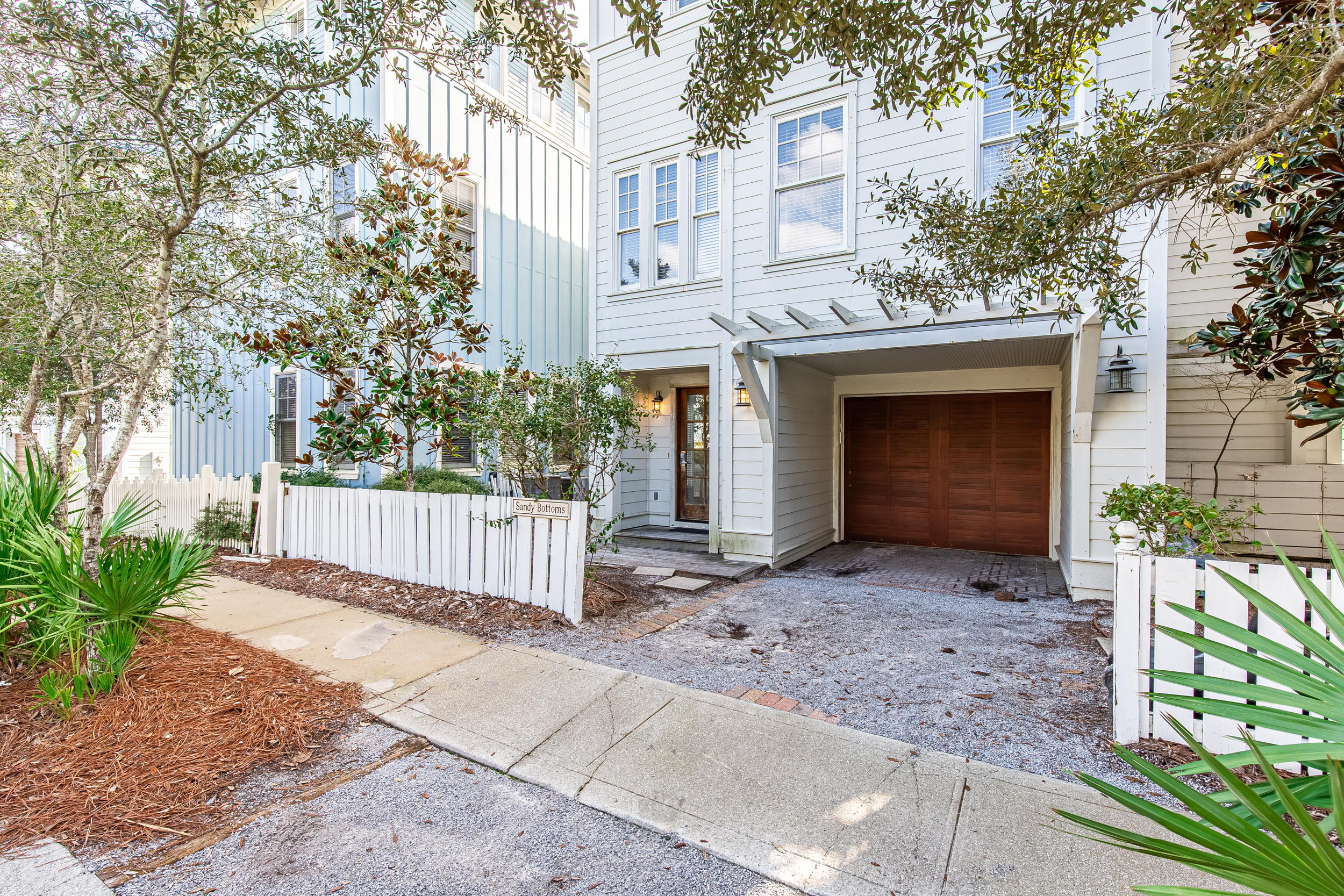 SUMMER'S EDGE - Residential
