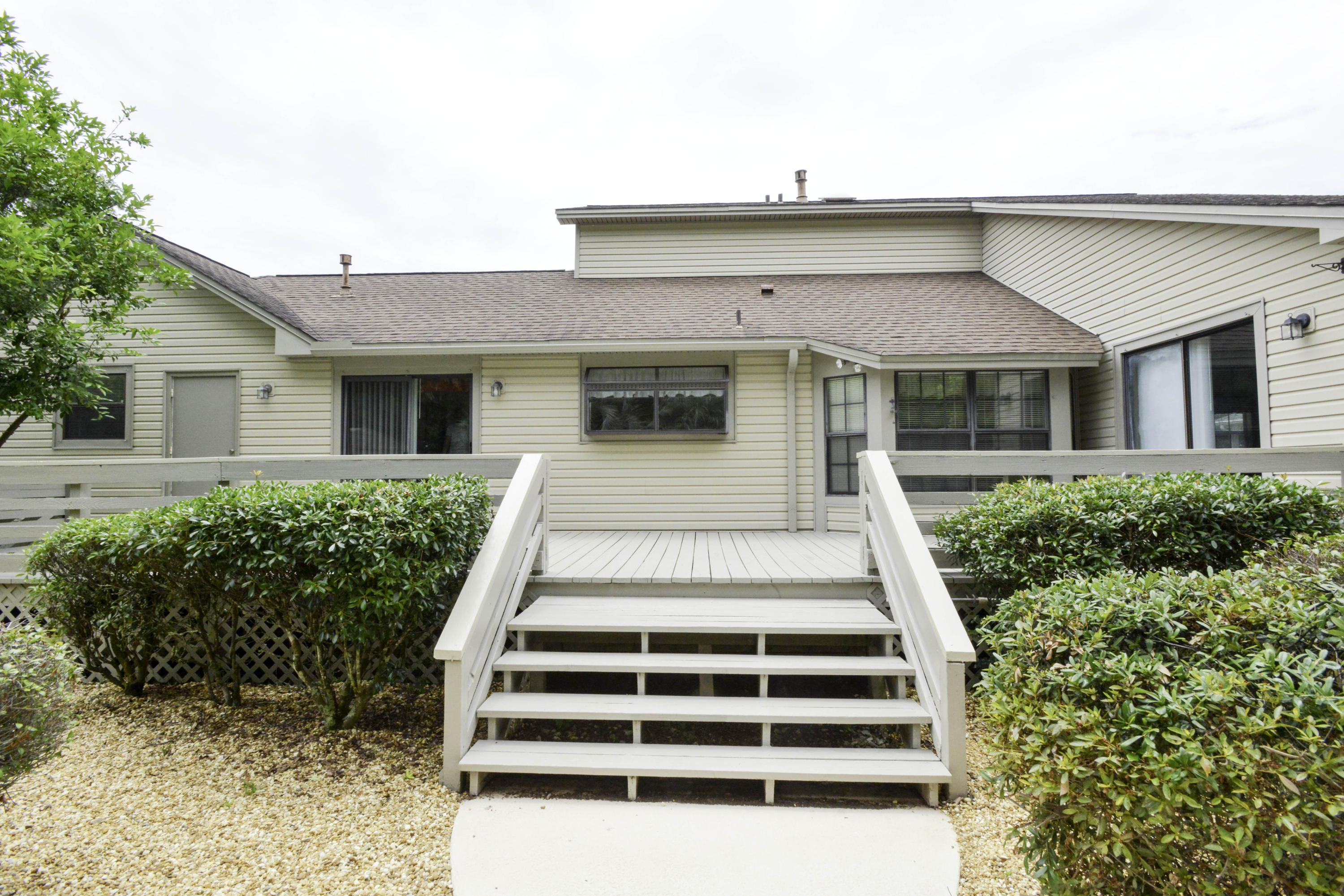 LAKE LORRAINE ESTATES - Residential