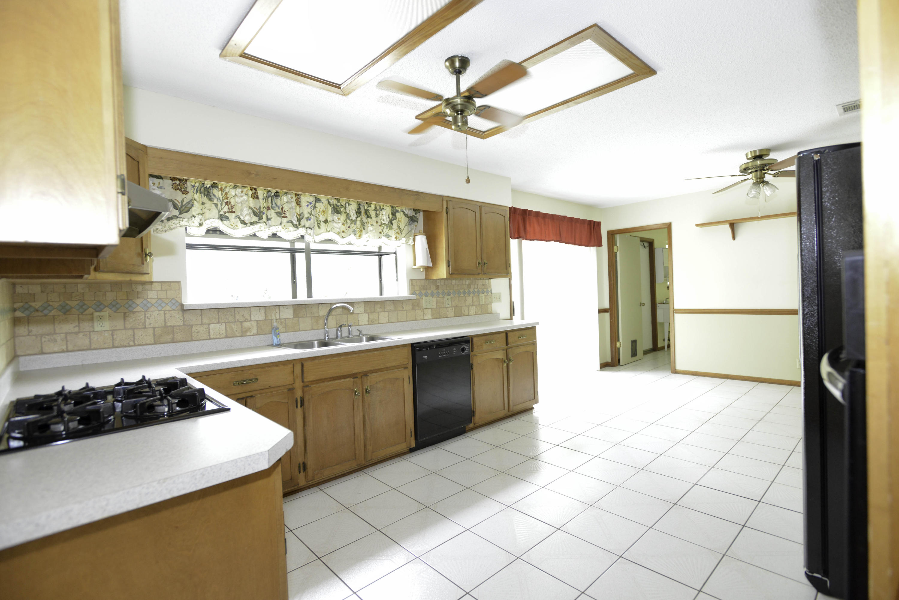 LAKE LORRAINE ESTATES - Residential