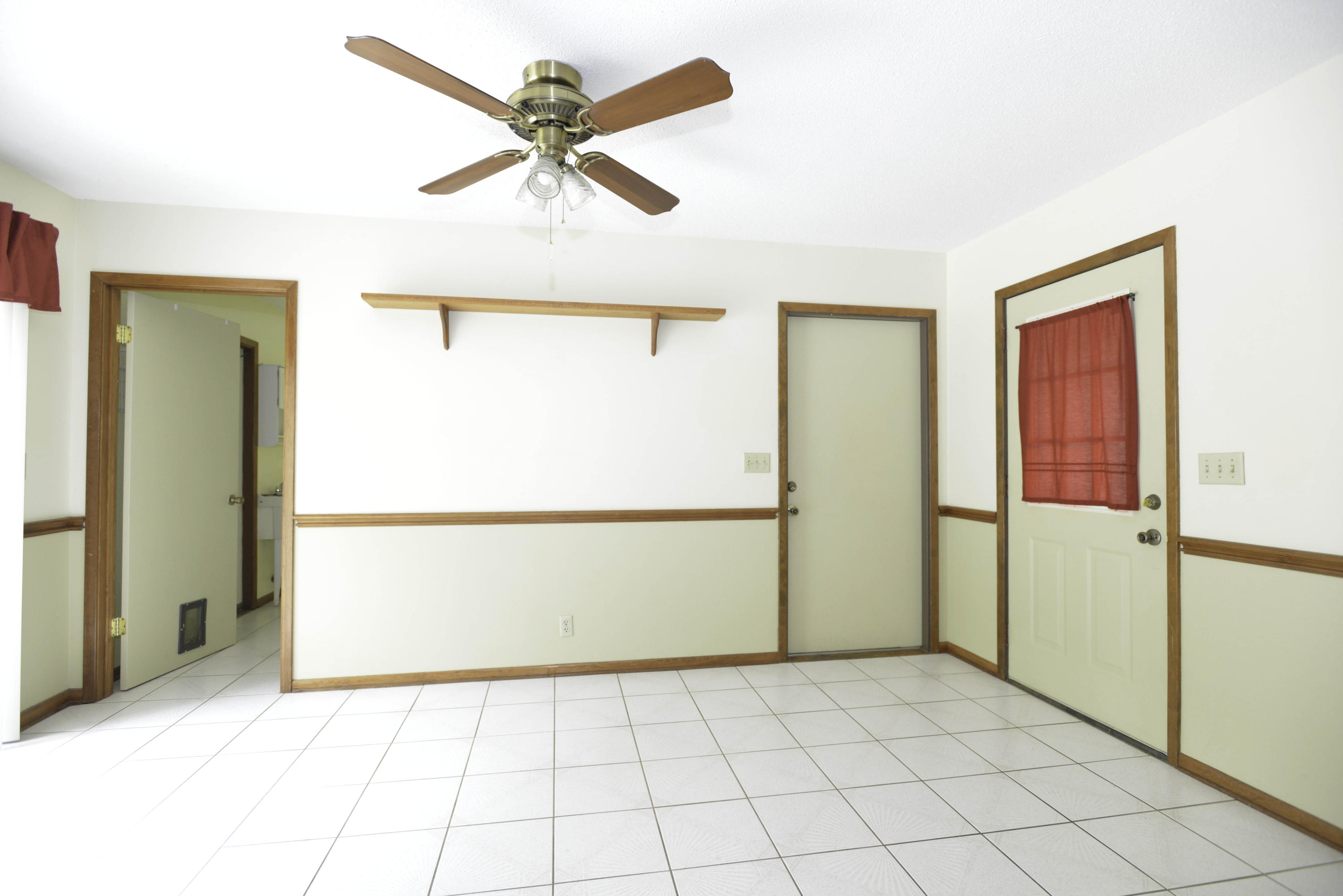 LAKE LORRAINE ESTATES - Residential