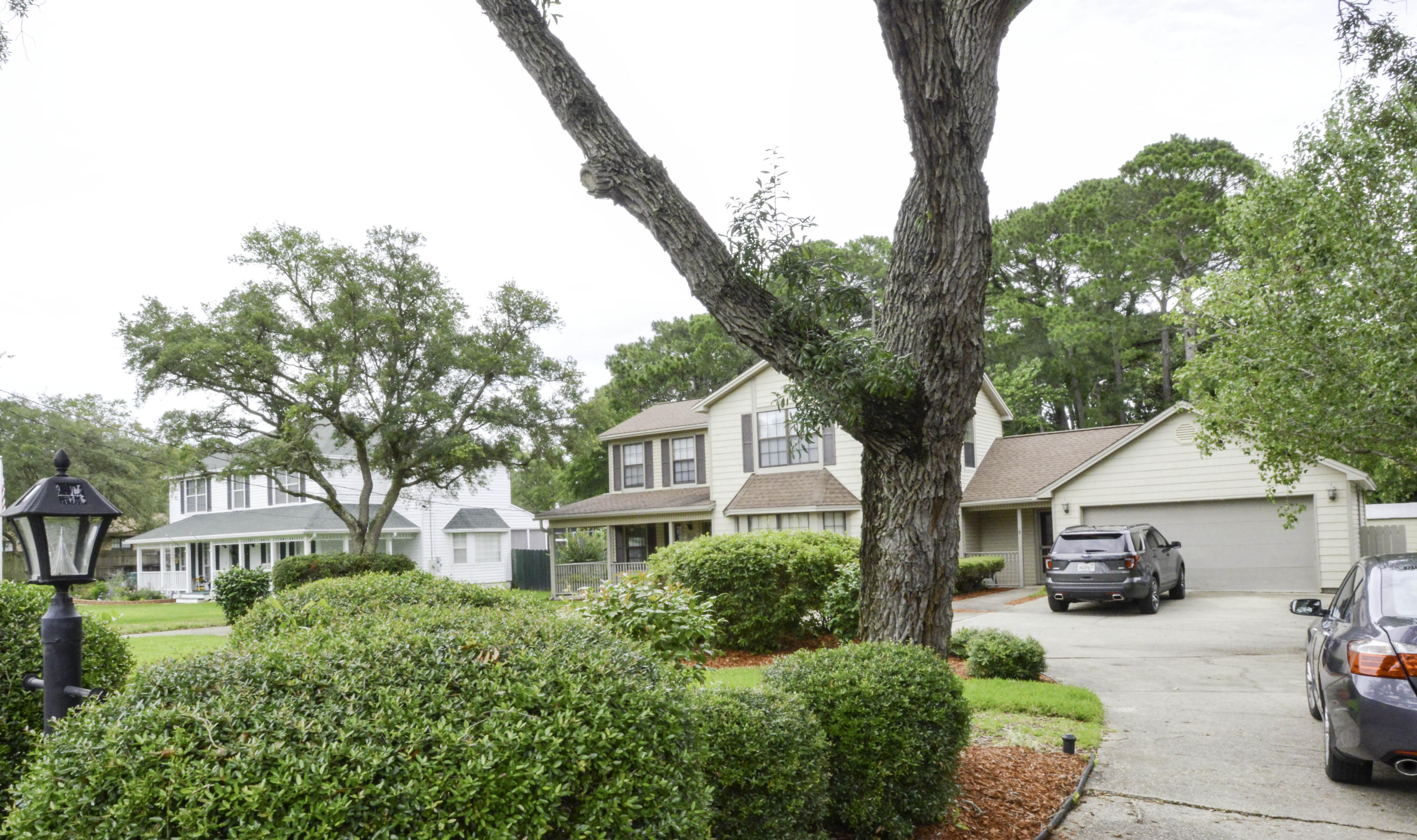 LAKE LORRAINE ESTATES - Residential