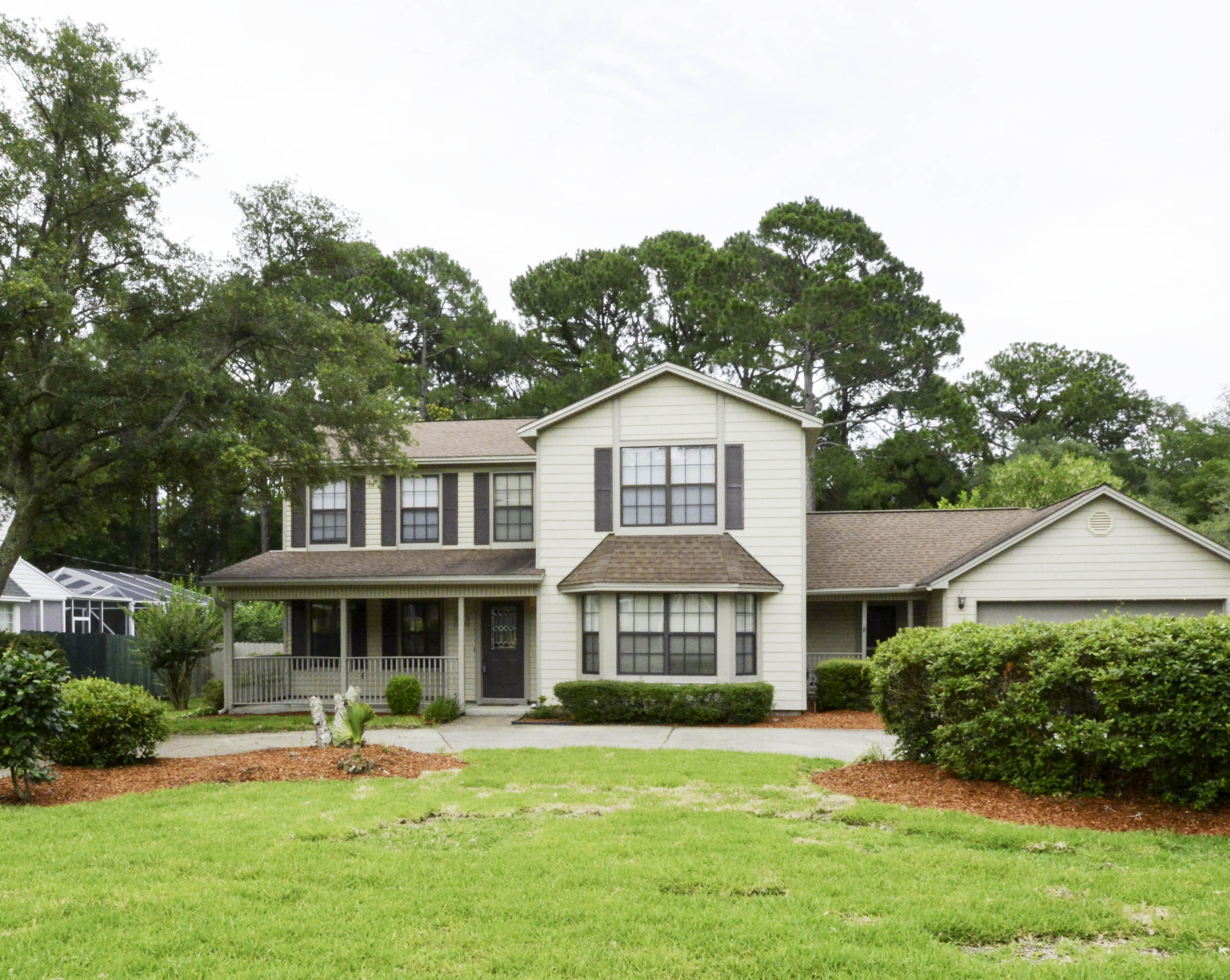 LAKE LORRAINE ESTATES - Residential