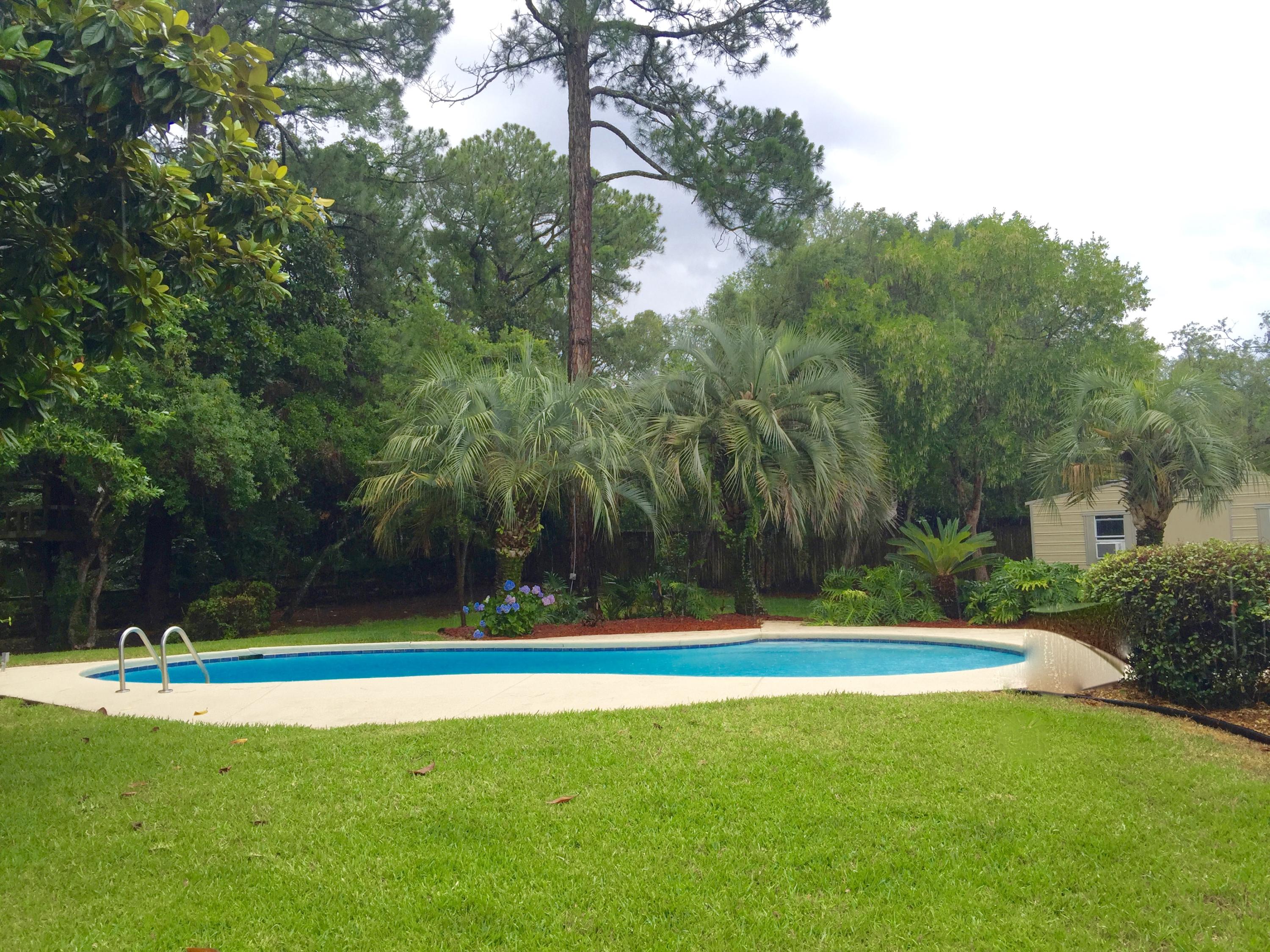 LAKE LORRAINE ESTATES - Residential