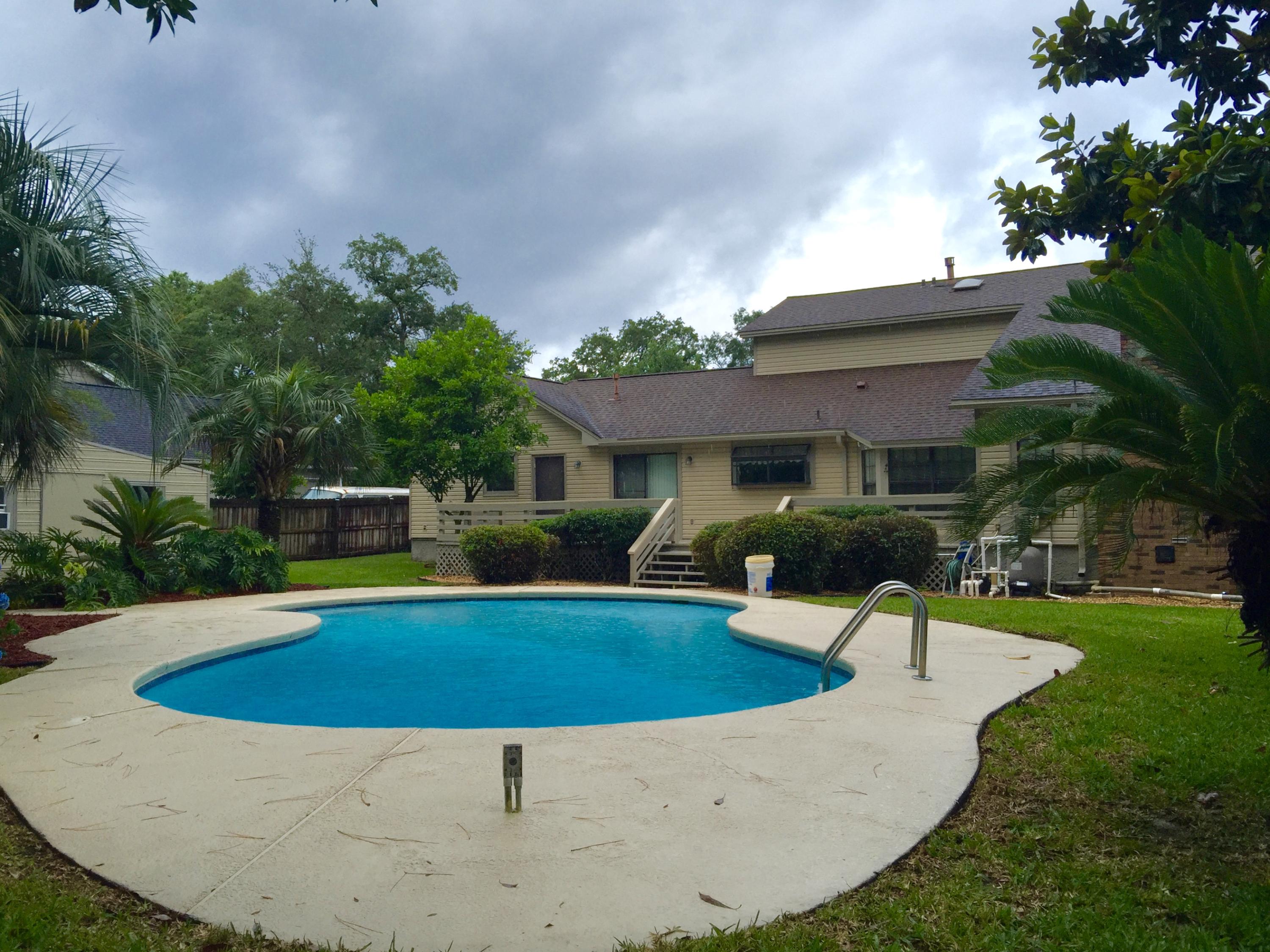 LAKE LORRAINE ESTATES - Residential