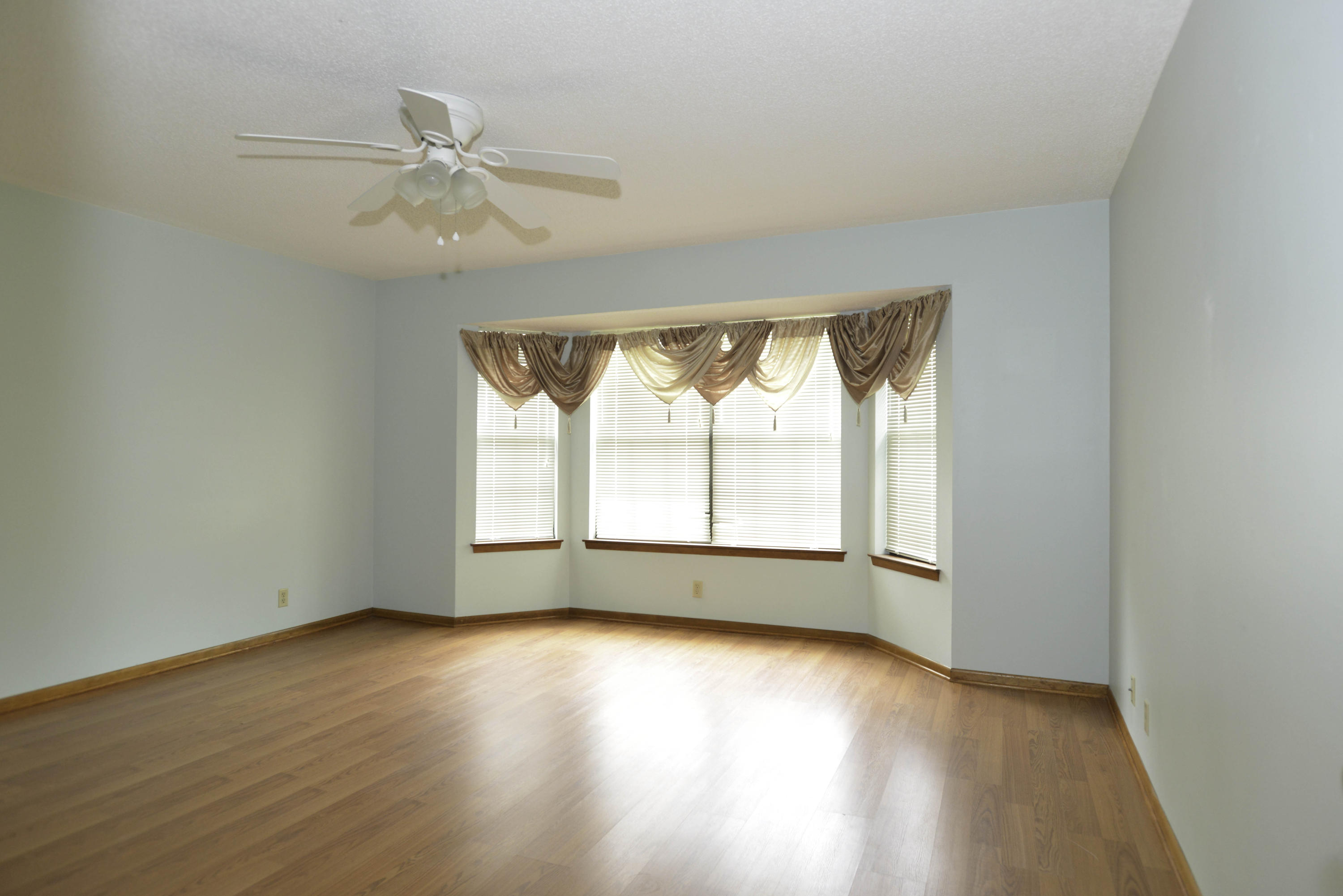 LAKE LORRAINE ESTATES - Residential