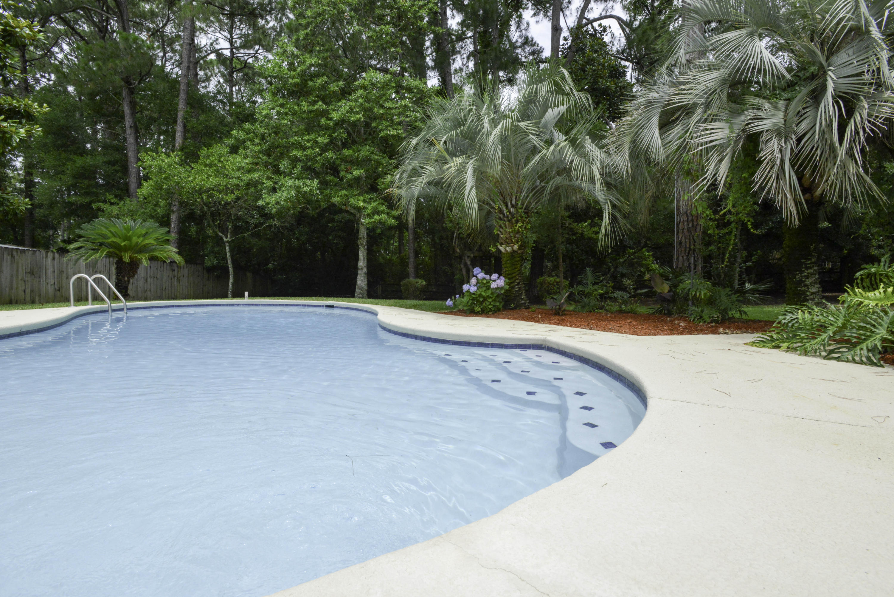 LAKE LORRAINE ESTATES - Residential