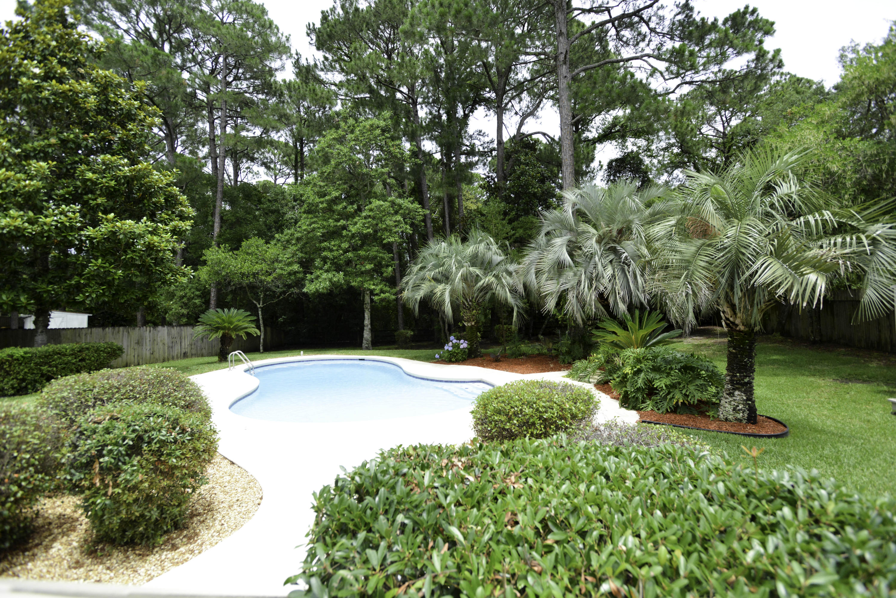 LAKE LORRAINE ESTATES - Residential