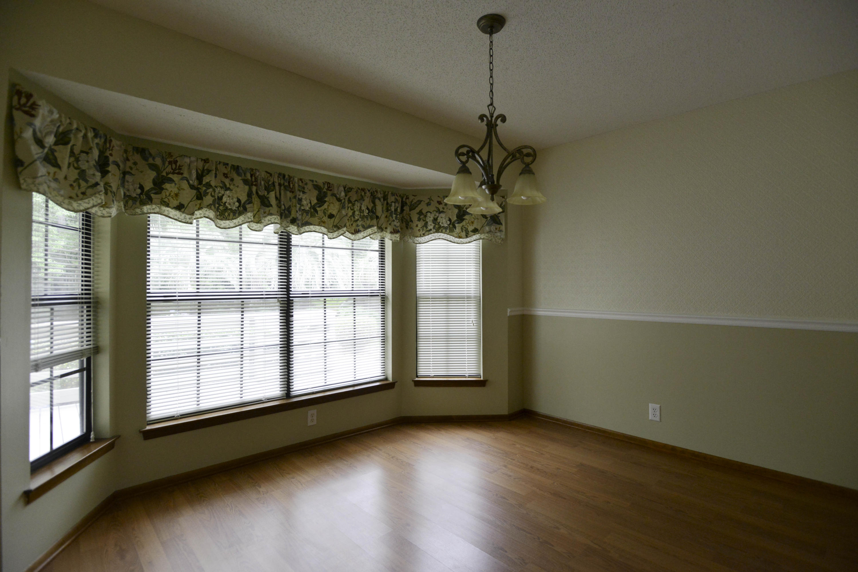 LAKE LORRAINE ESTATES - Residential