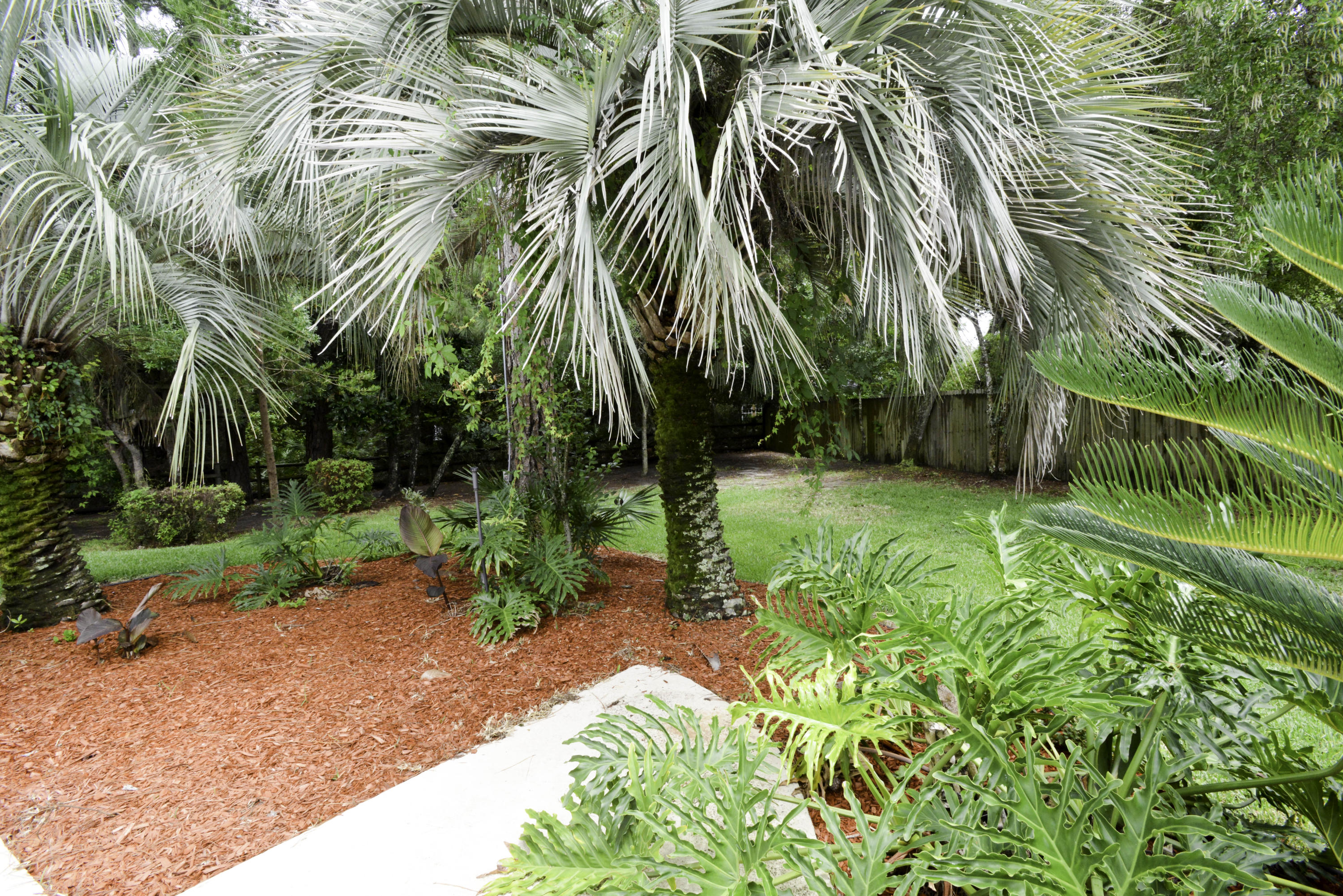 LAKE LORRAINE ESTATES - Residential