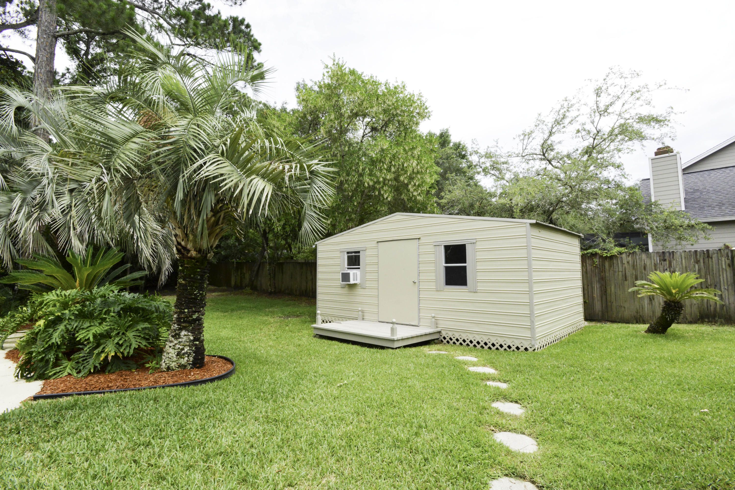 LAKE LORRAINE ESTATES - Residential