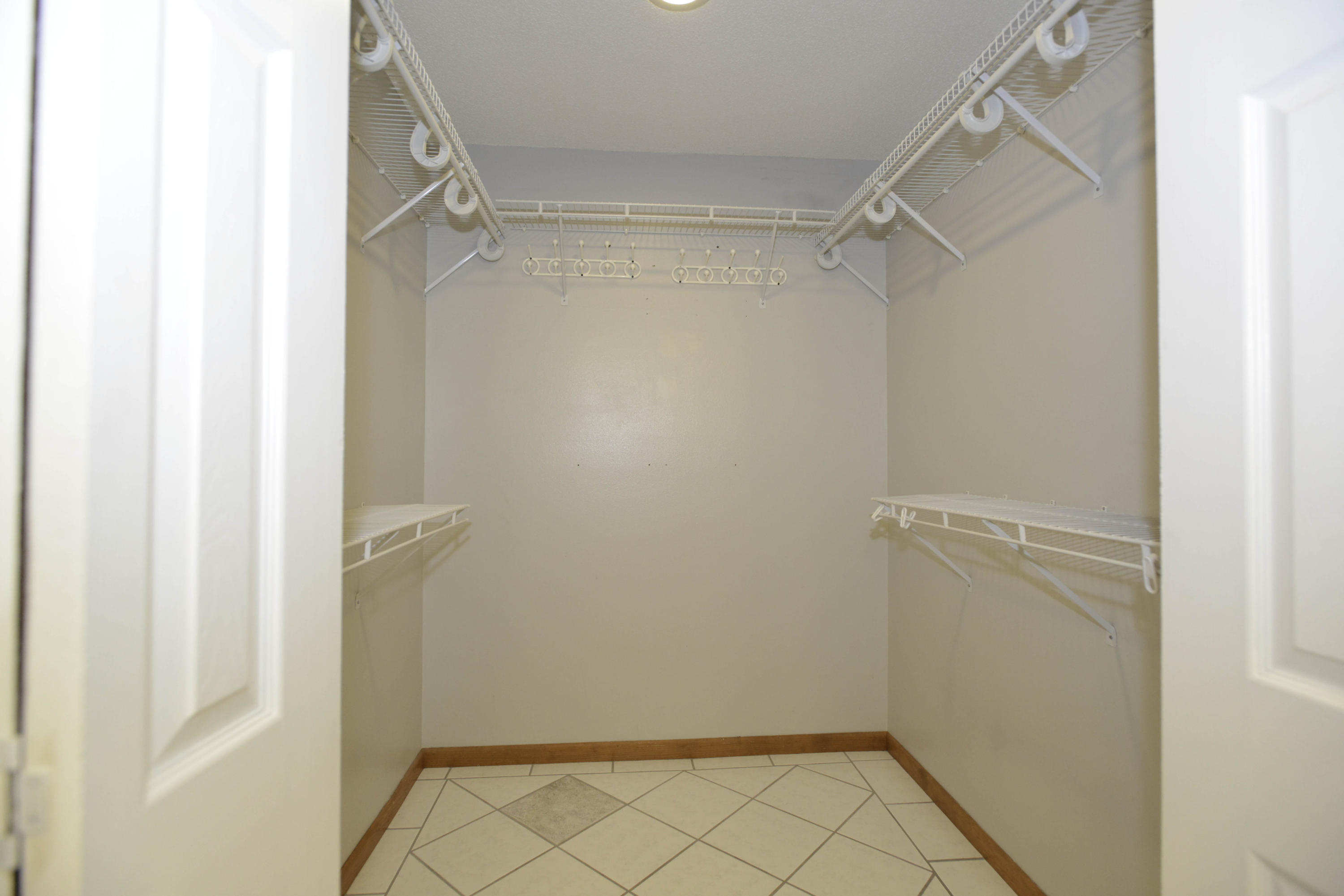 LAKE LORRAINE ESTATES - Residential